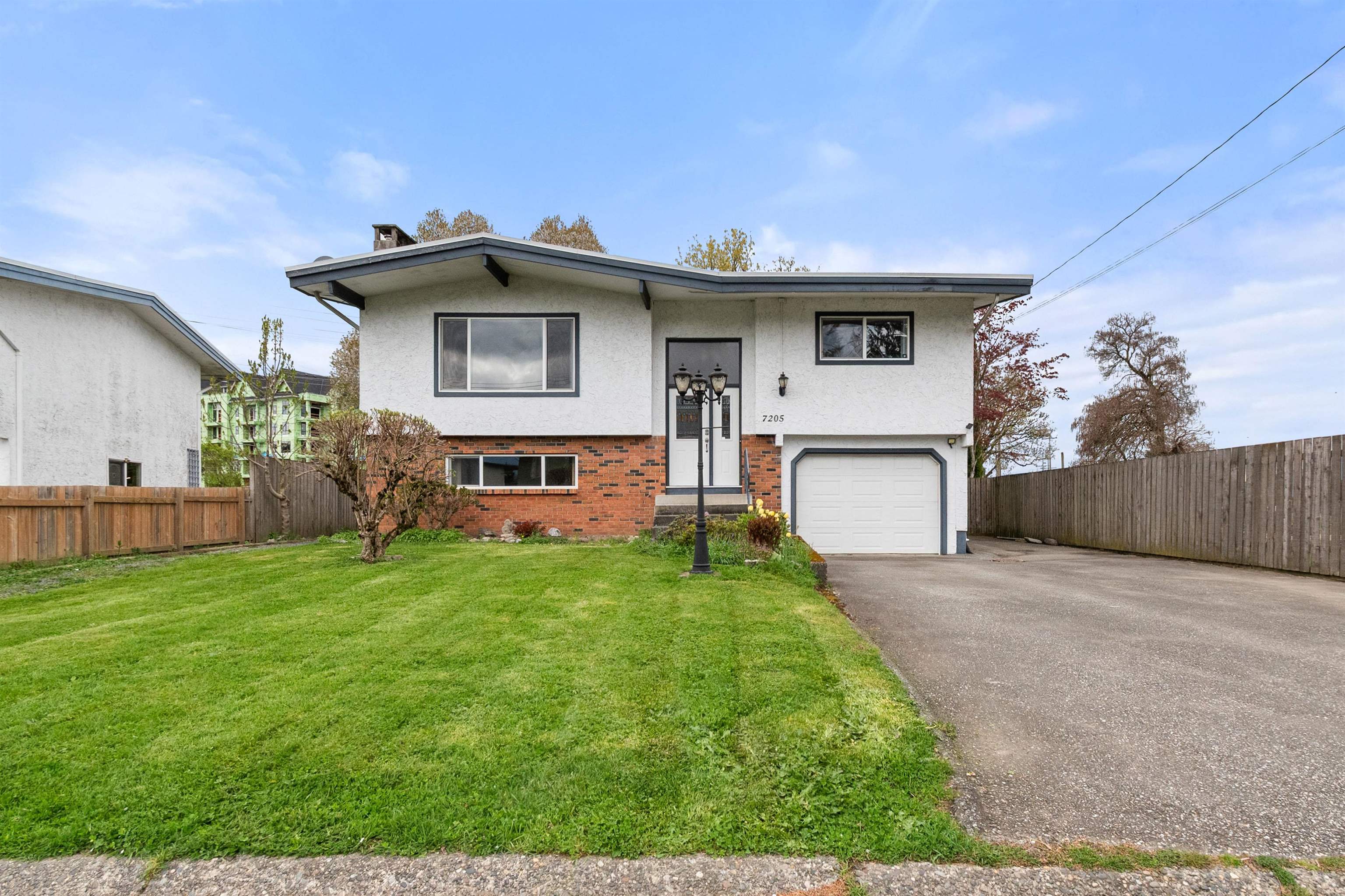 7205 GORDON DRIVE, Chilliwack BC V2R 1X7, R3112798, BC,