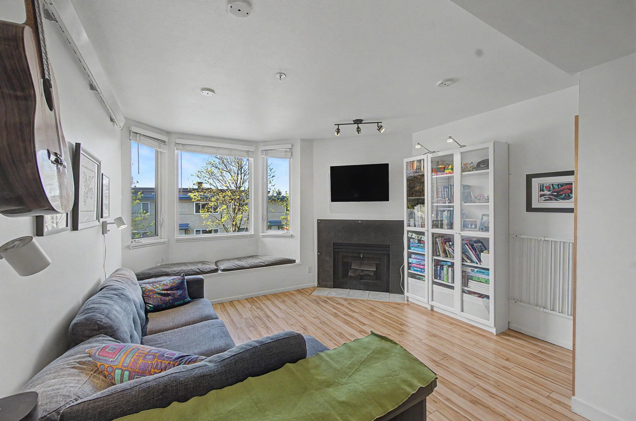 130 LAKEWOOD DRIVE, Vancouver BC V5L 4L3, R3112825, BC,