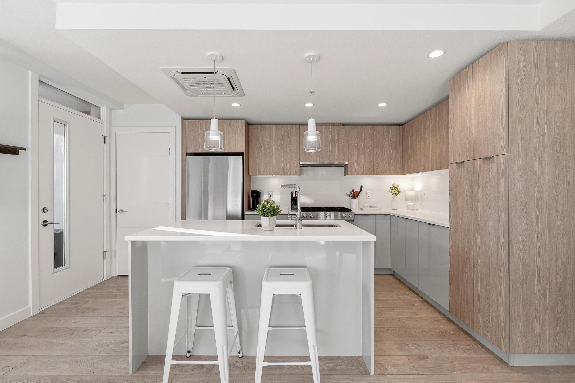 TH3 108 8TH STREET, R3113048, BC,