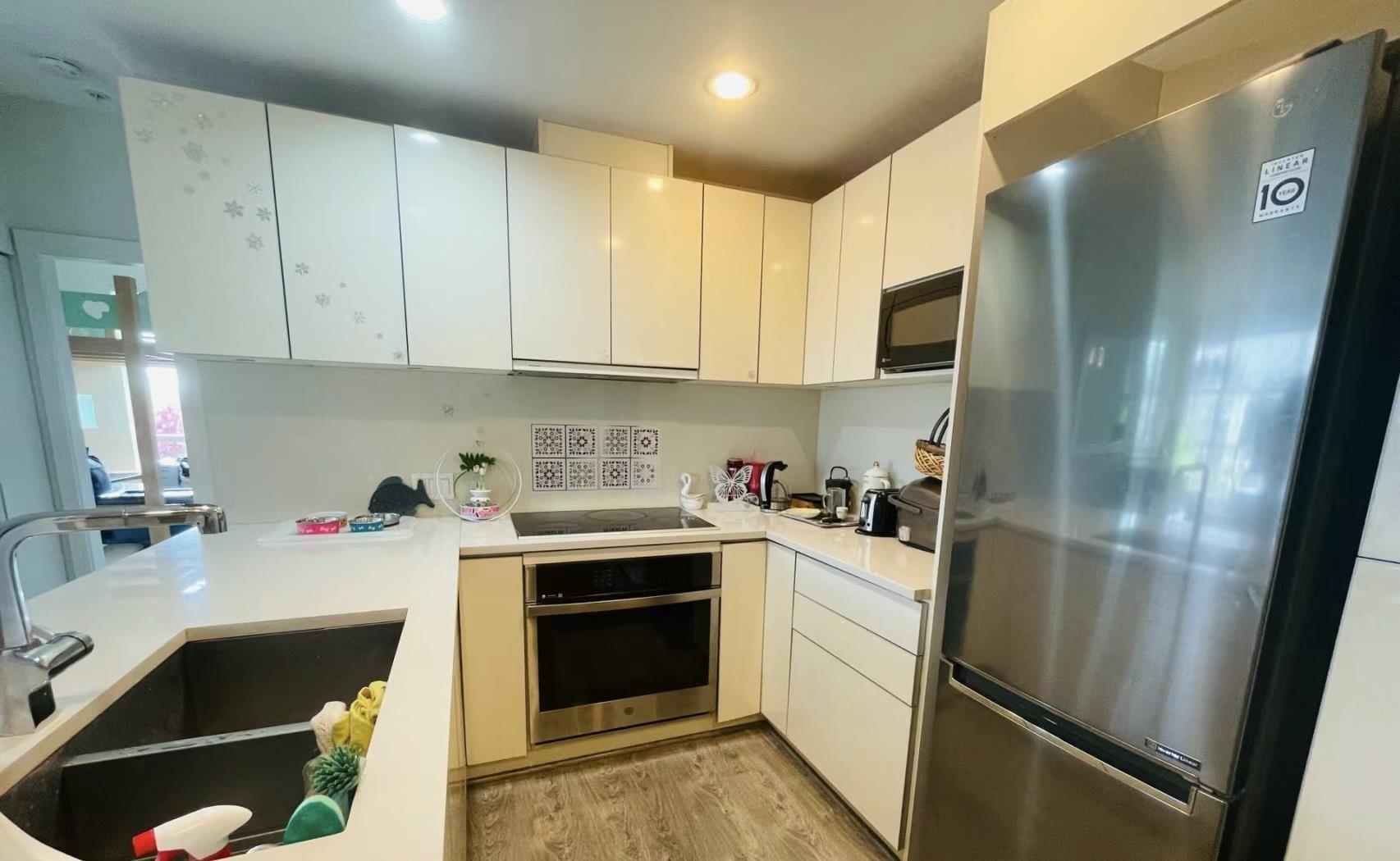 Up Unit 5983 GARY AVE., R3113058, BC,