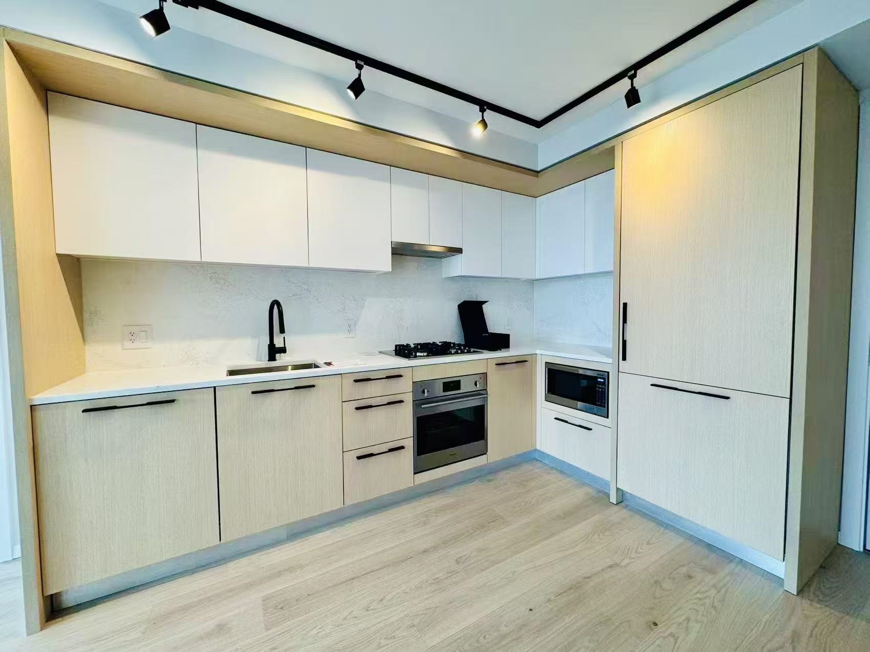 602 2719 KINGSWAY, R3113128, BC,