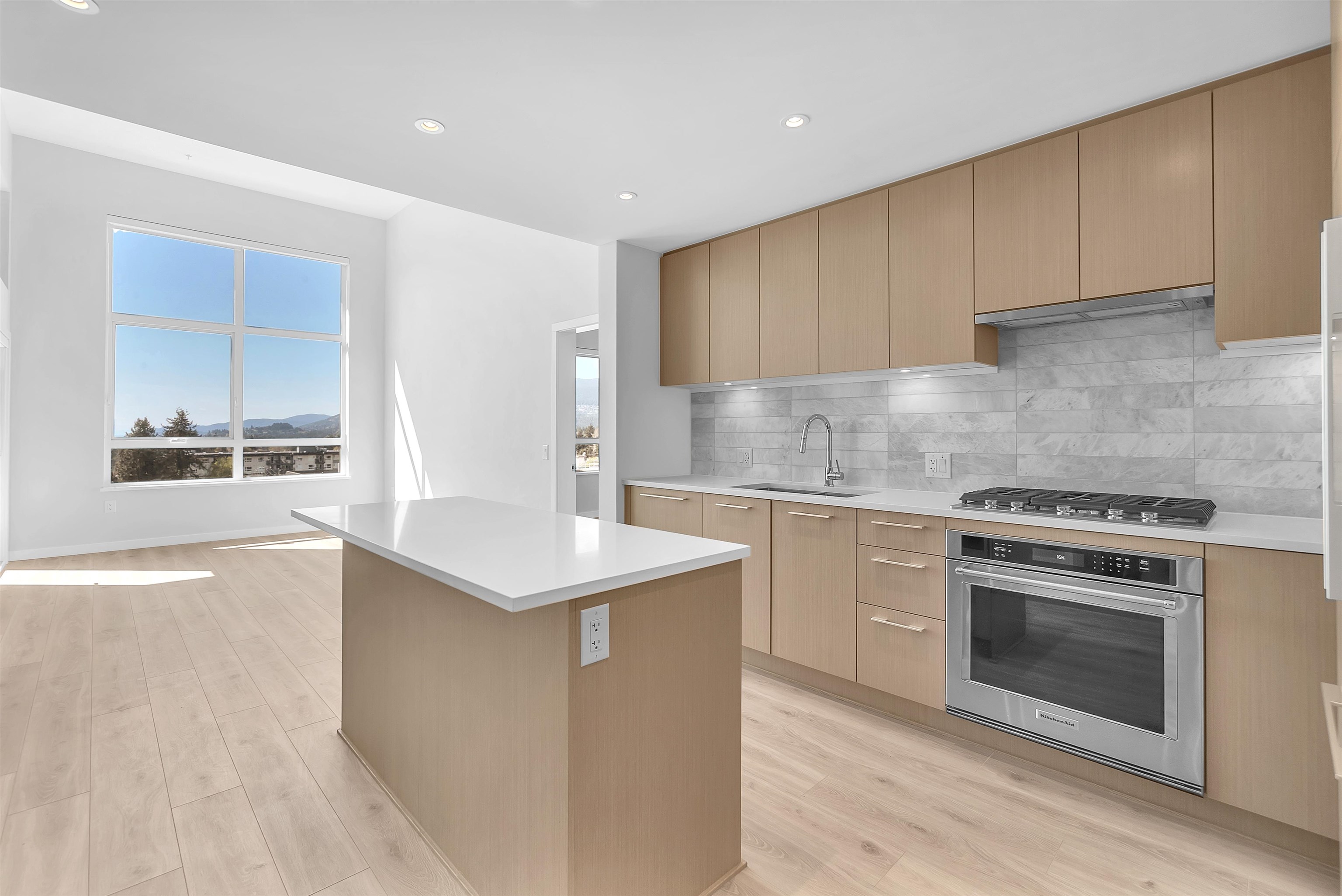 605 110 17TH STREET, R3113166, BC,