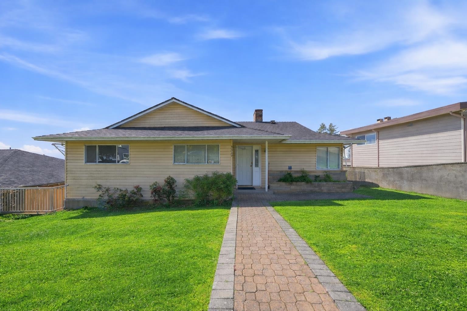 5220 SUNNINGDALE ROAD, Burnaby BC V5B 1M5, R3113248, BC,