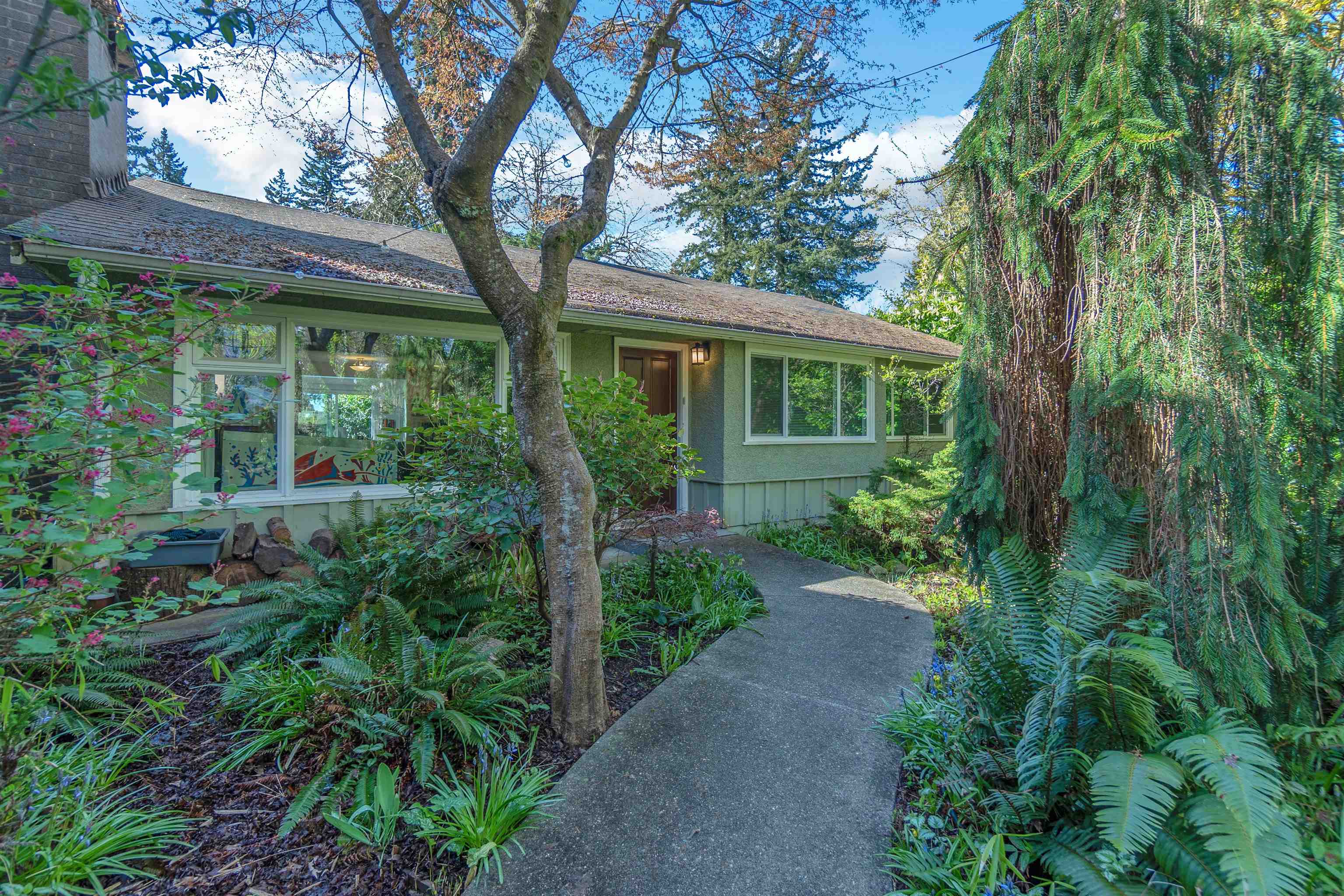 825 W 20TH STREET, North Vancouver BC V7P 2B5, R3113276, BC,