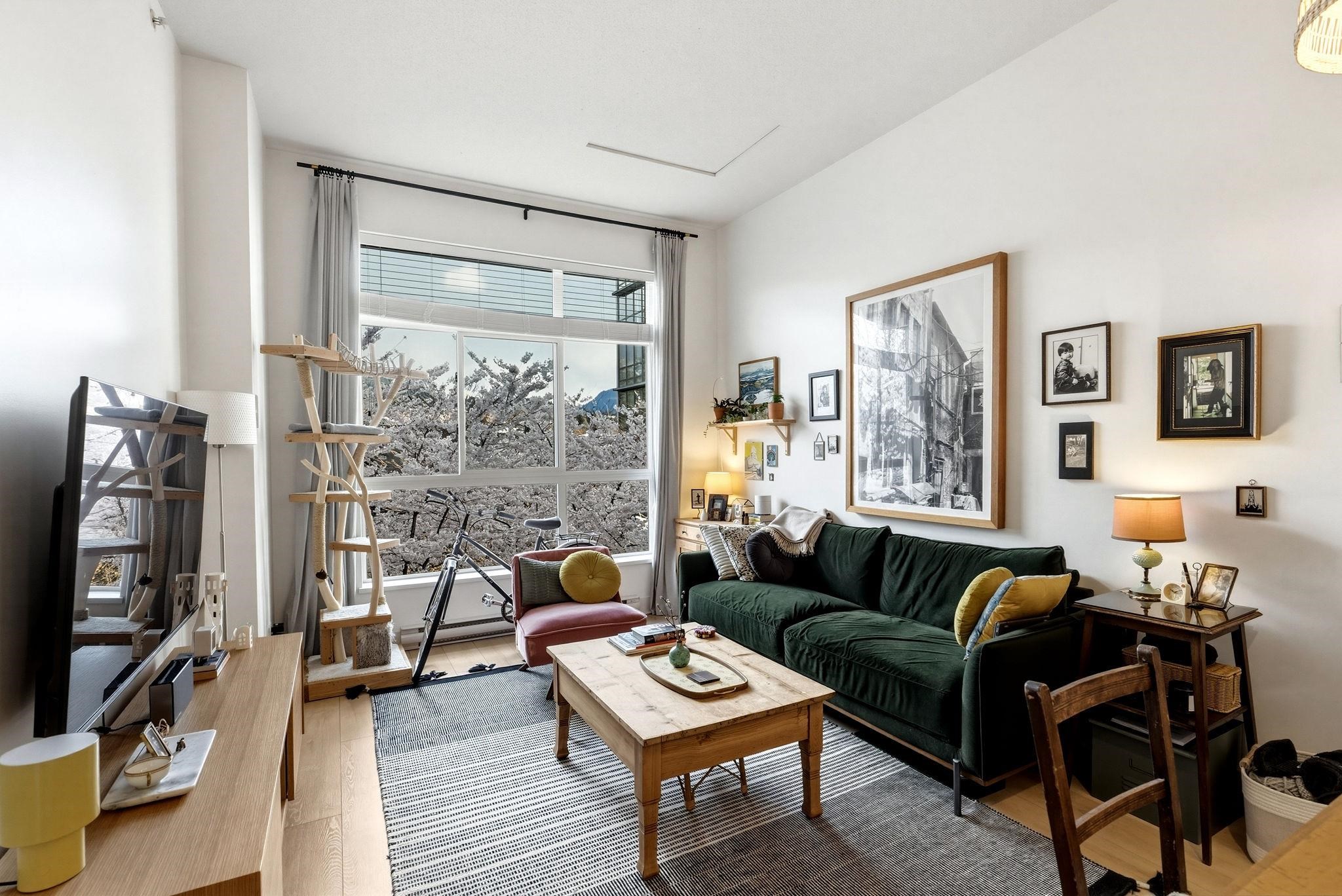 403 2957 GLEN DRIVE, R3113364, BC,