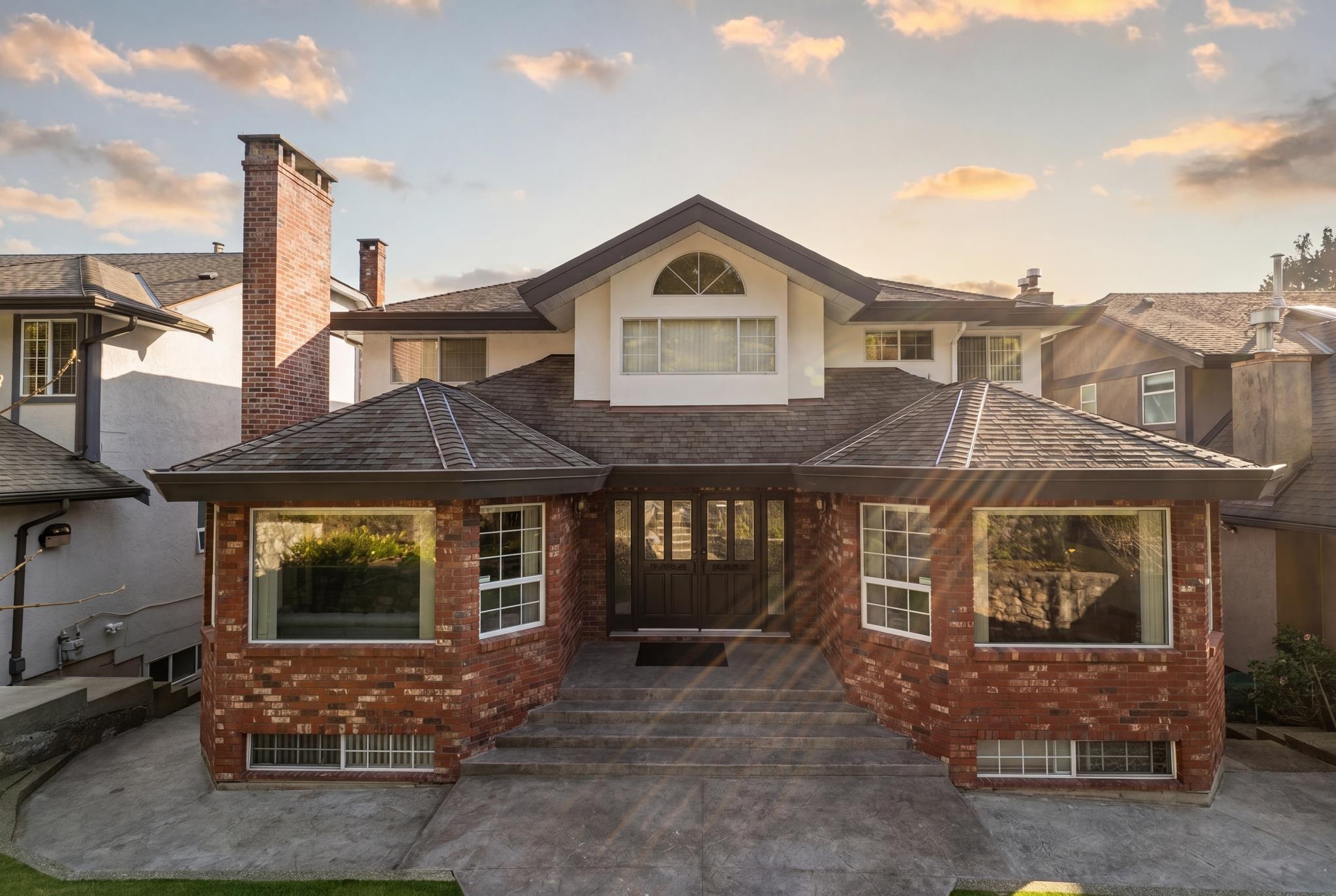 547 TEMPE CRESCENT, North Vancouver BC V7N 1E7, R3113414, BC,