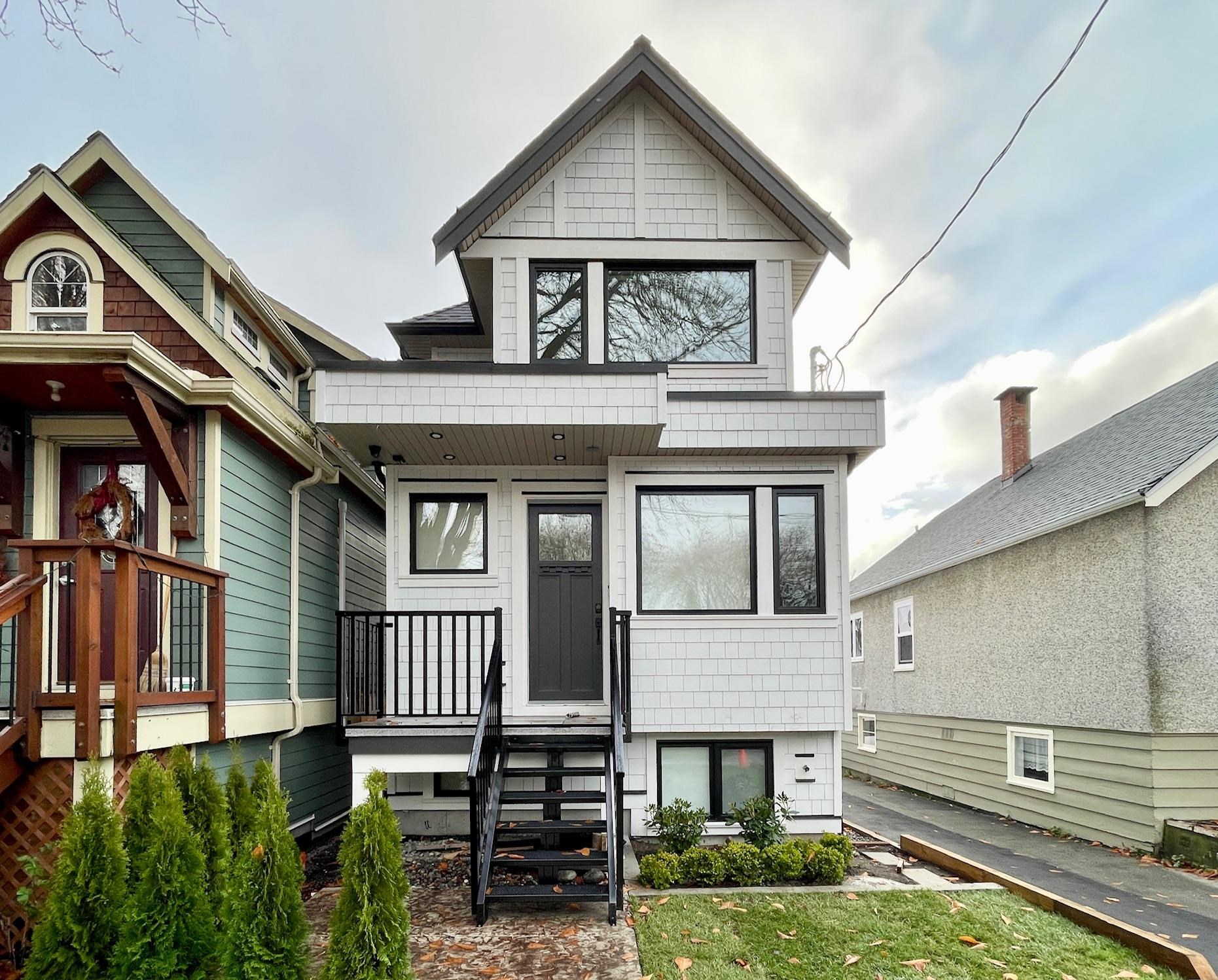 162 E 43RD AVENUE, Vancouver BC V5W 1S9, R3113677, BC,