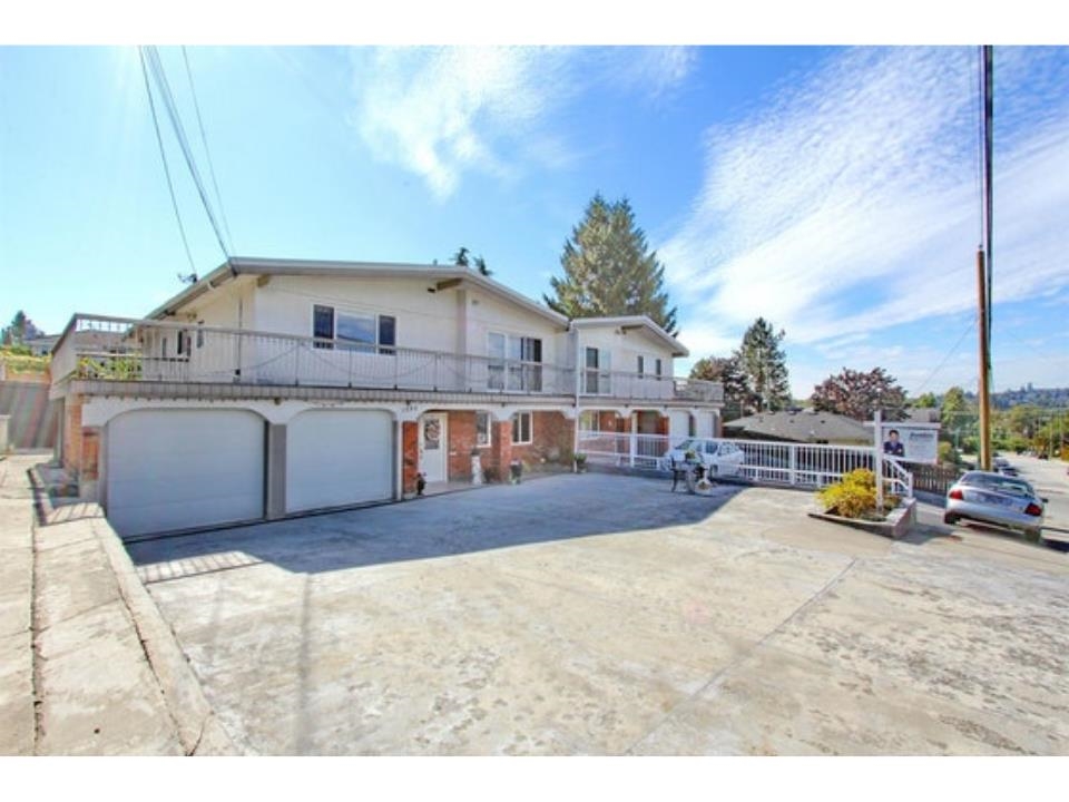 Ground Level 7222 PANDORA STREET, R3113700, BC,