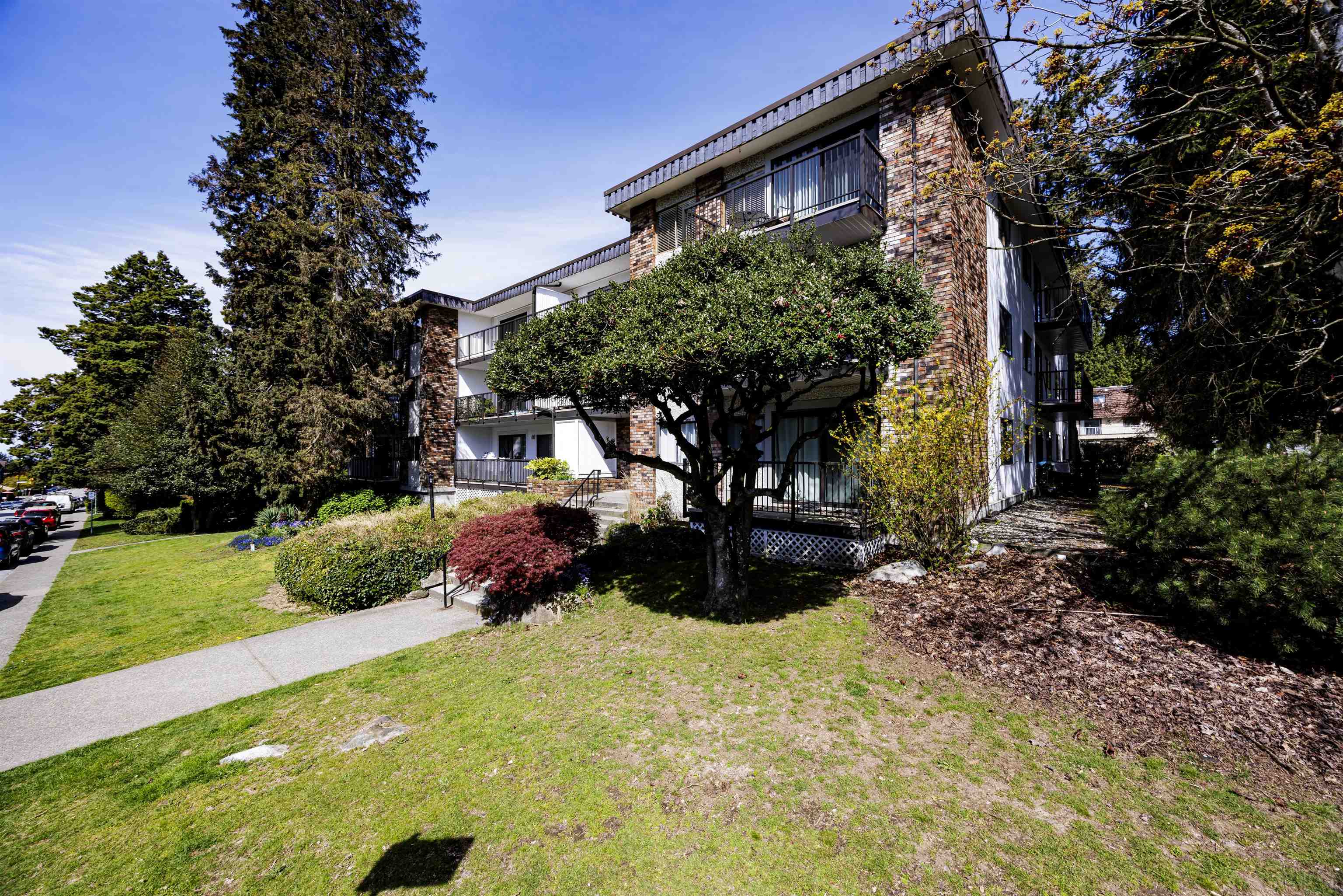 208 160 19TH STREET, R3113929, BC,