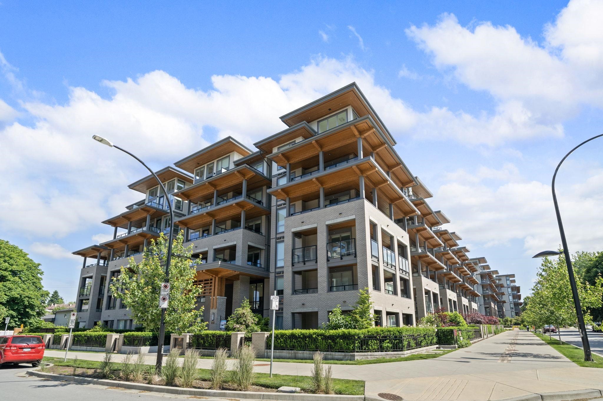 418 7588 16TH STREET, R3114046, BC,