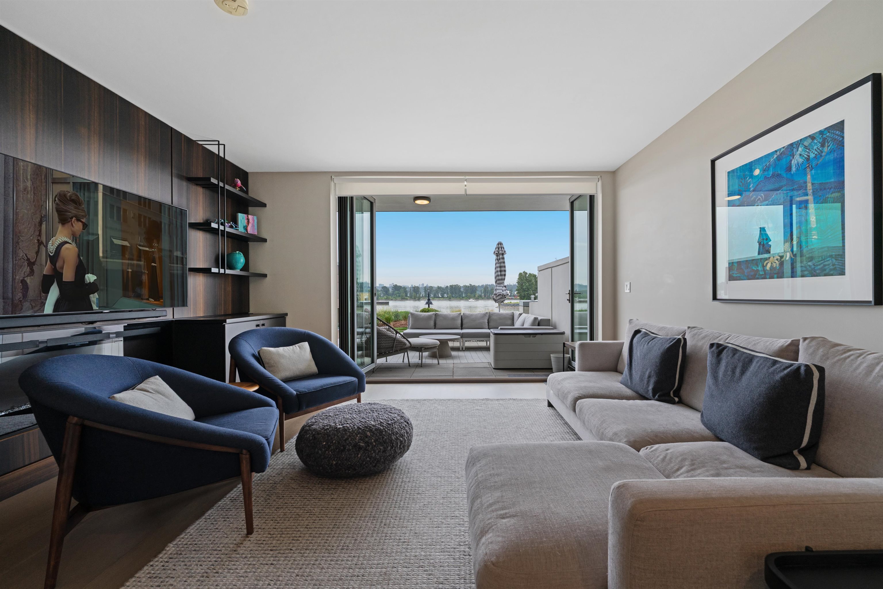 TH210 210 SALTER STREET, R3114163, BC,