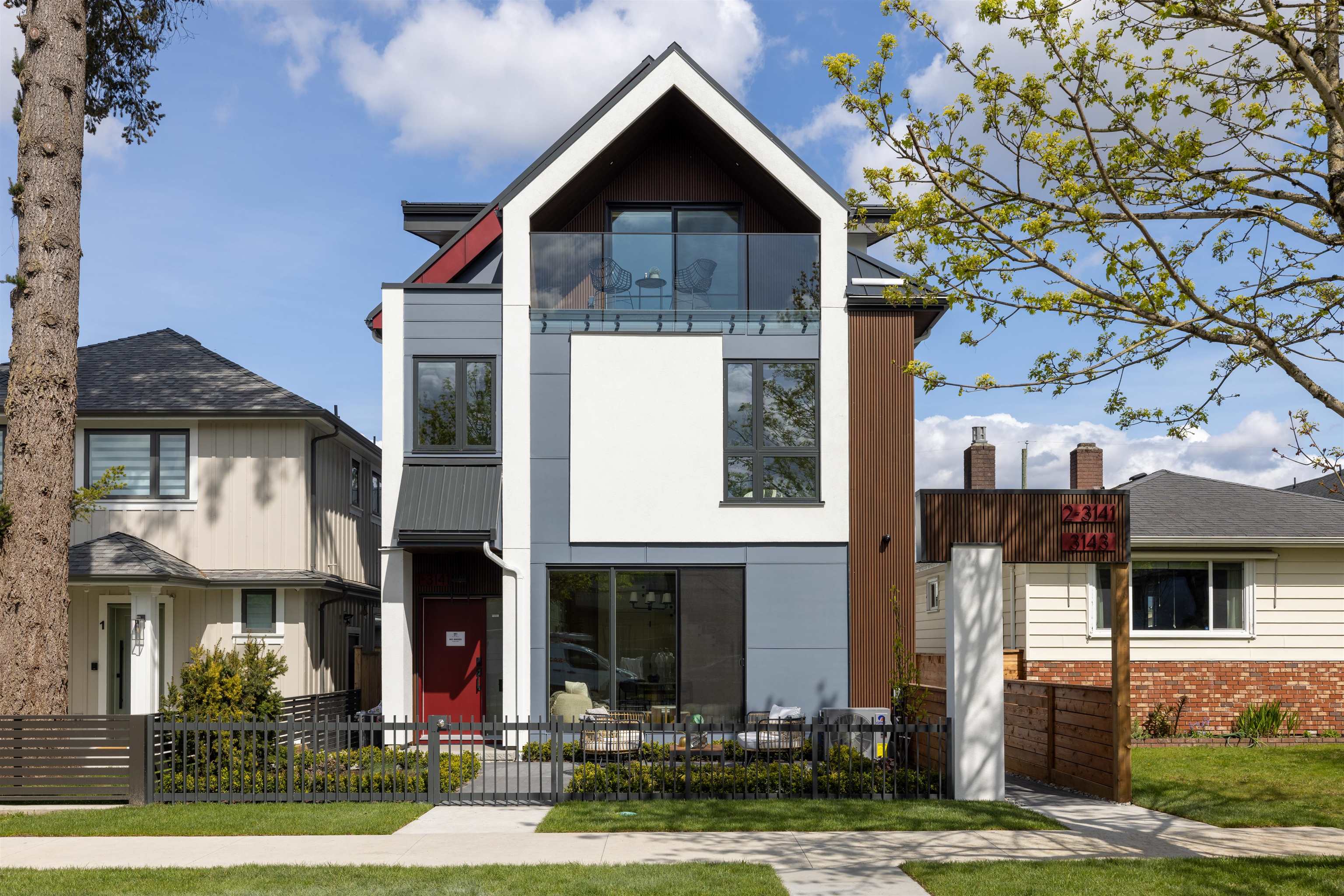 1 3141 19 AVENUE, R3114299, BC,