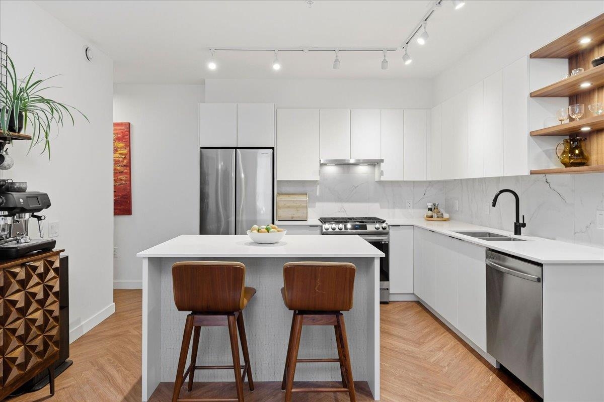 320 3229 ST JOHNS STREET, R3114330, BC,