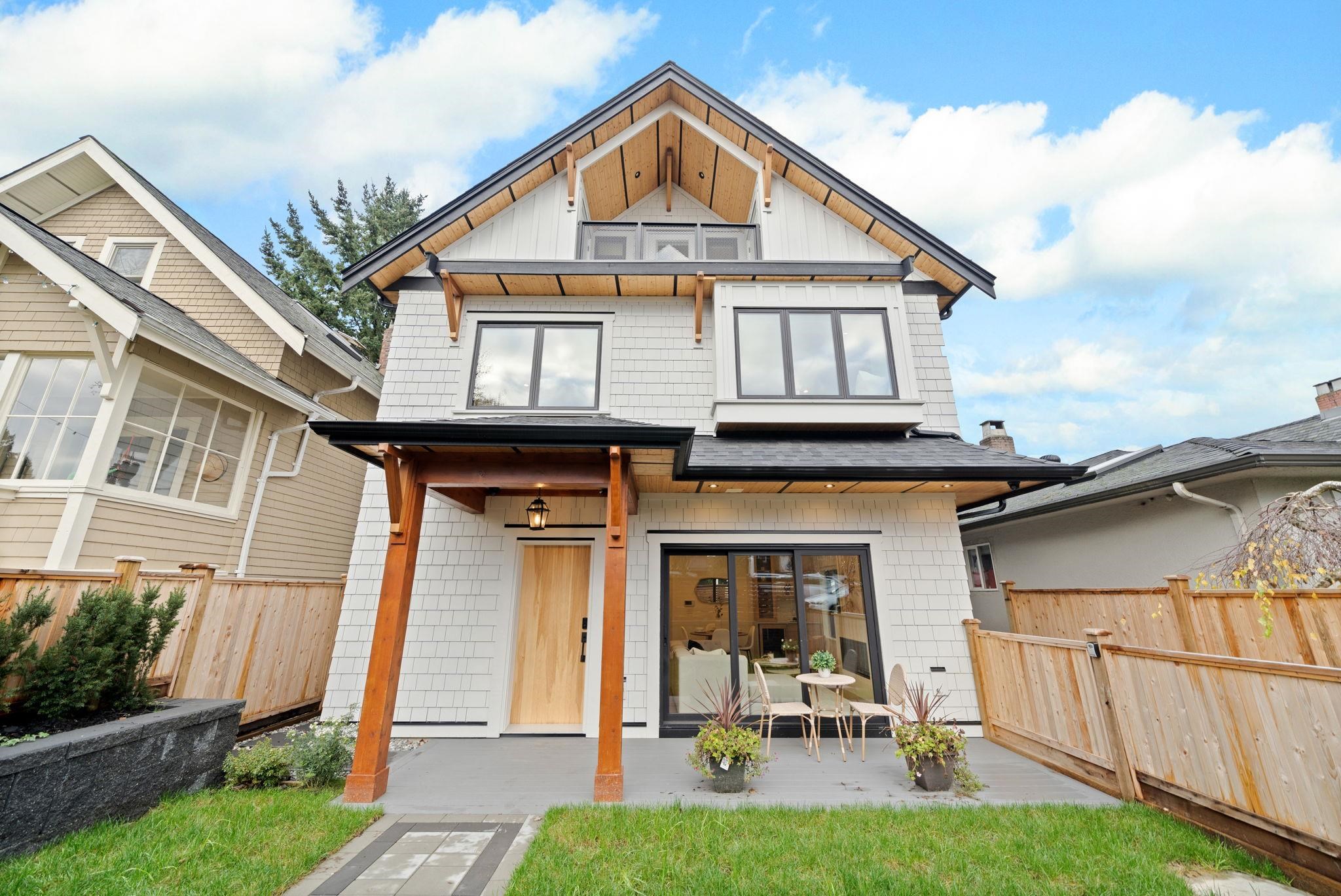 1 2247 PARKER STREET, R3114361, BC,