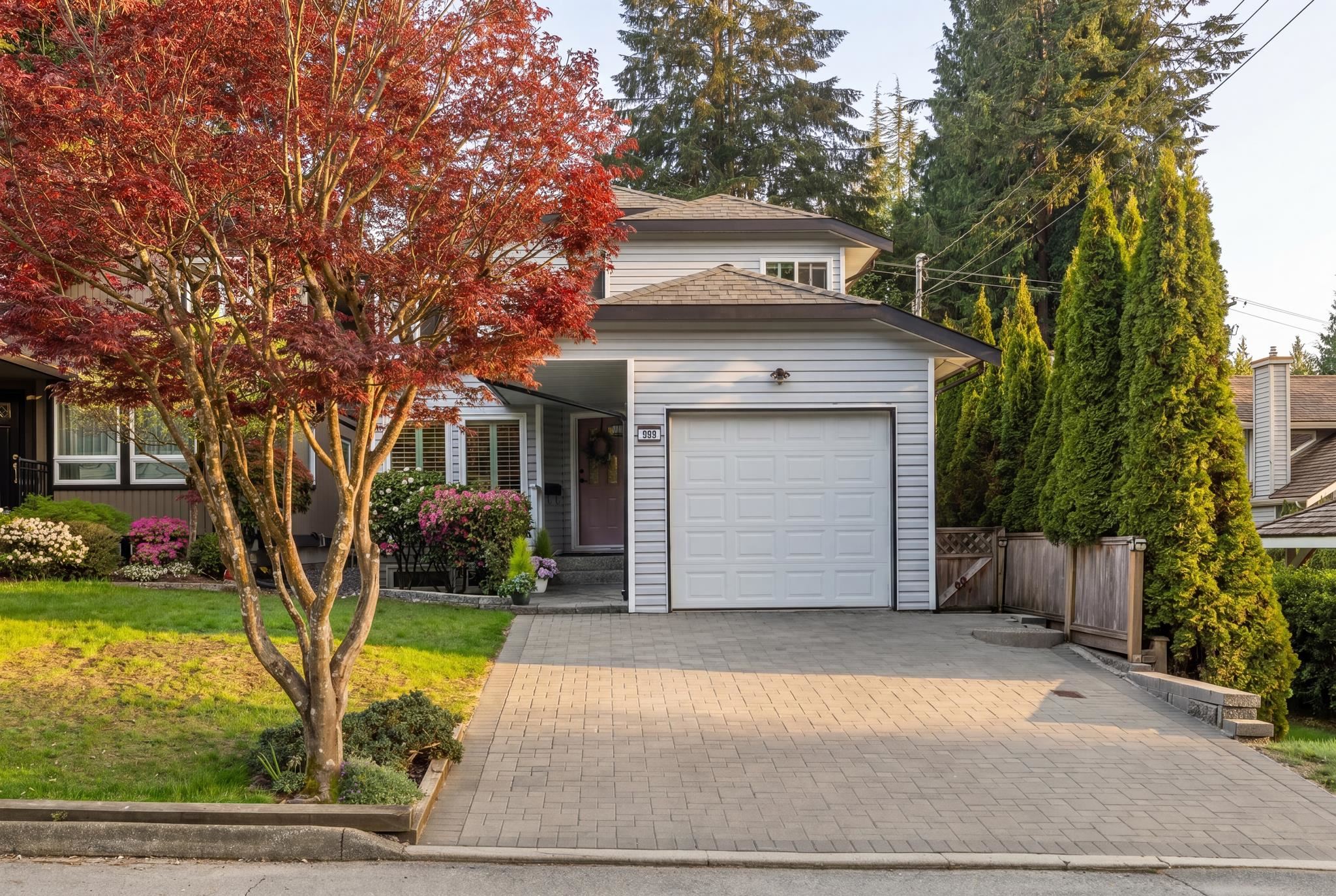 999 CANYON BOULEVARD, North Vancouver BC V7R 2K2, R3115149, BC,