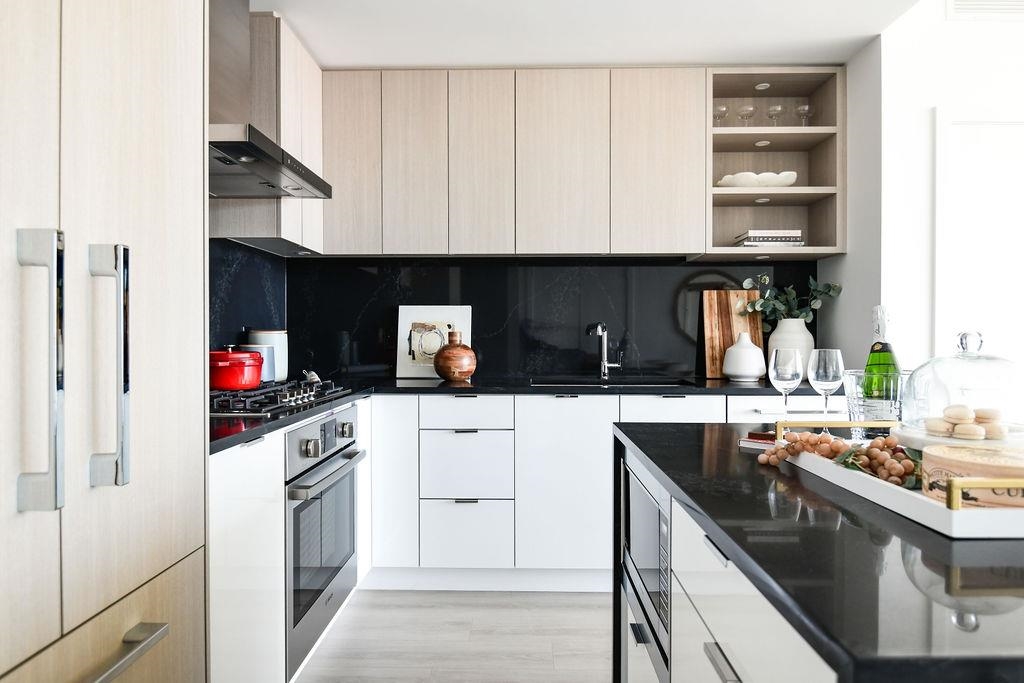 307 4988 BENNETT STREET, R3115301, BC,