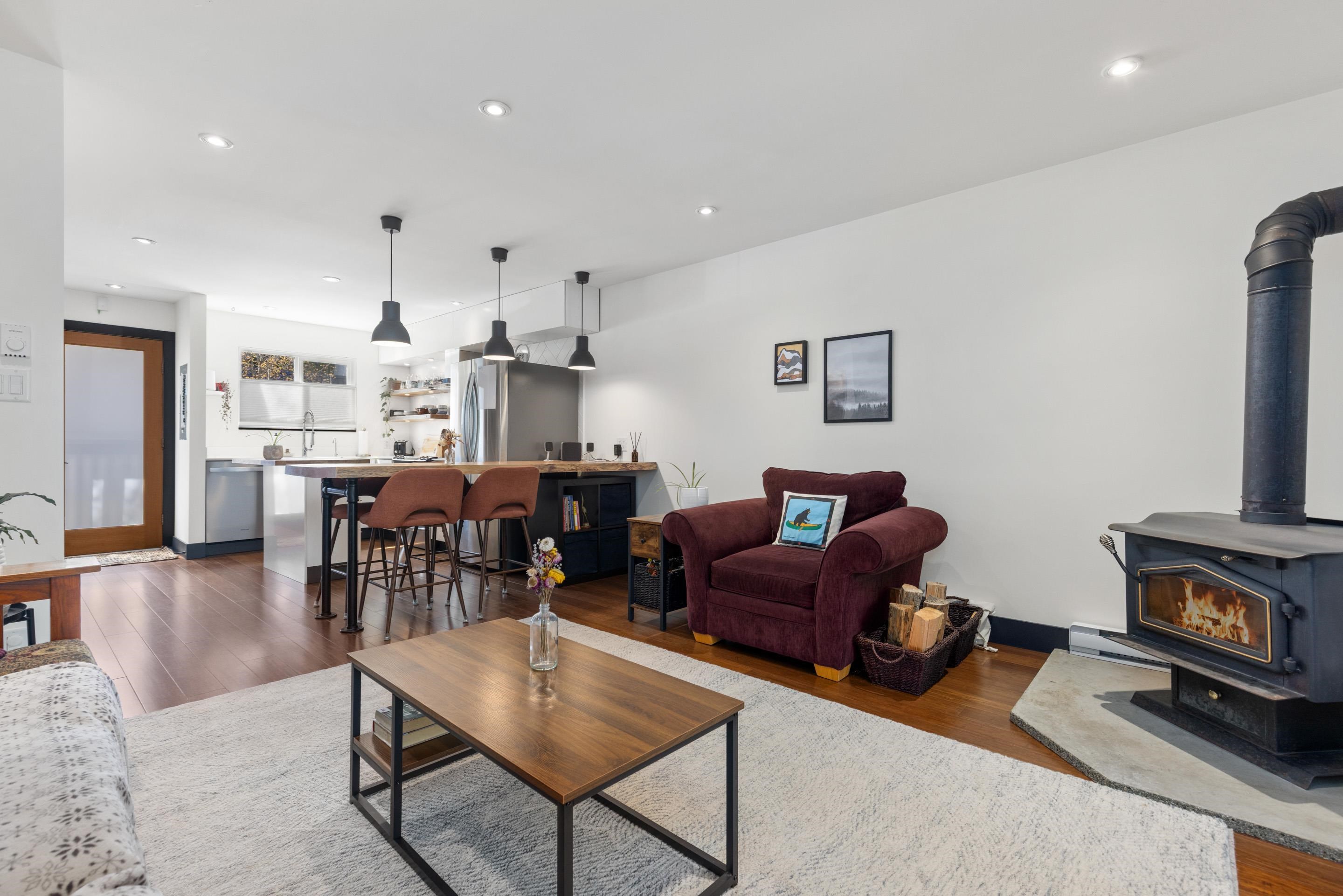 3 1470 LAUREL STREET, R3115382, BC,