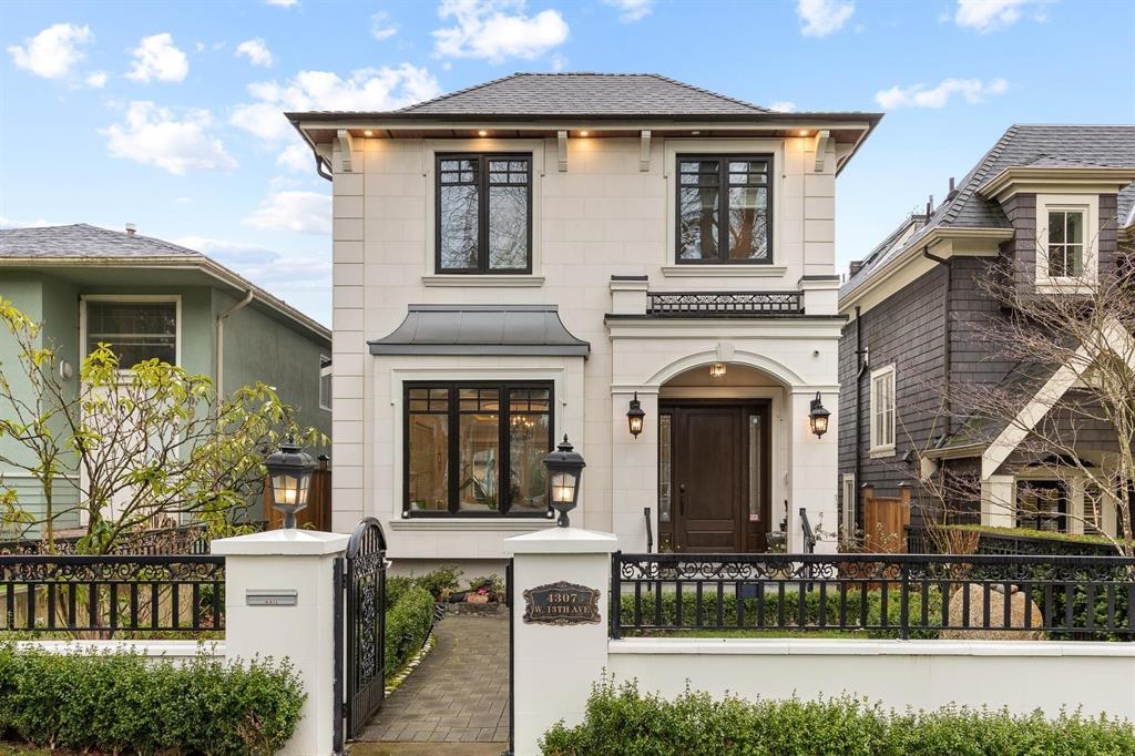 4307 W 13 AVENUE, Vancouver BC V6R 2V1, R3115439, BC,