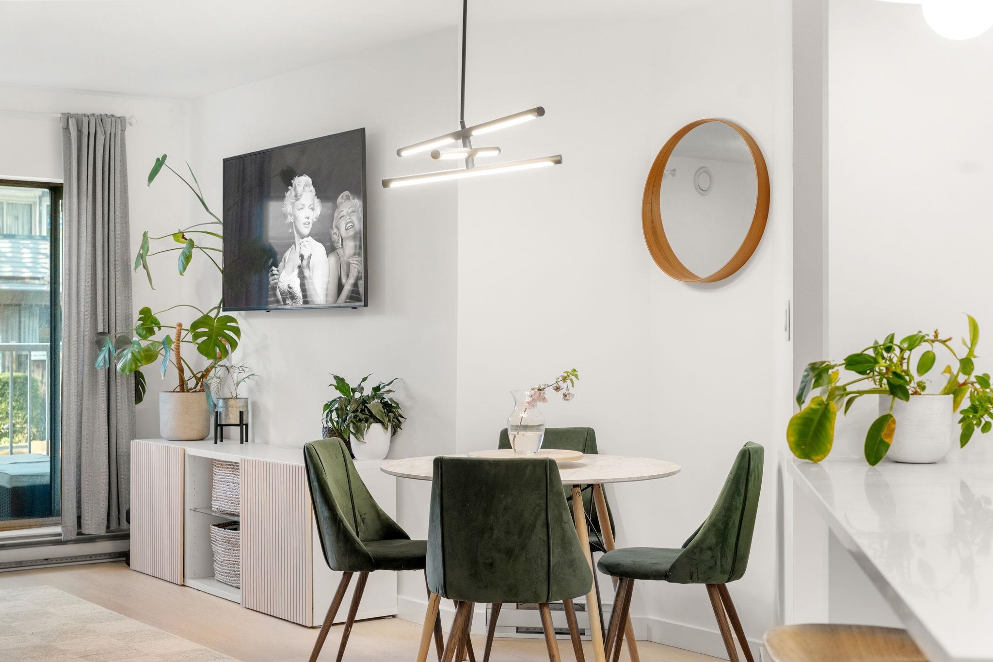 107 2023 FRANKLIN STREET, R3115475, BC,