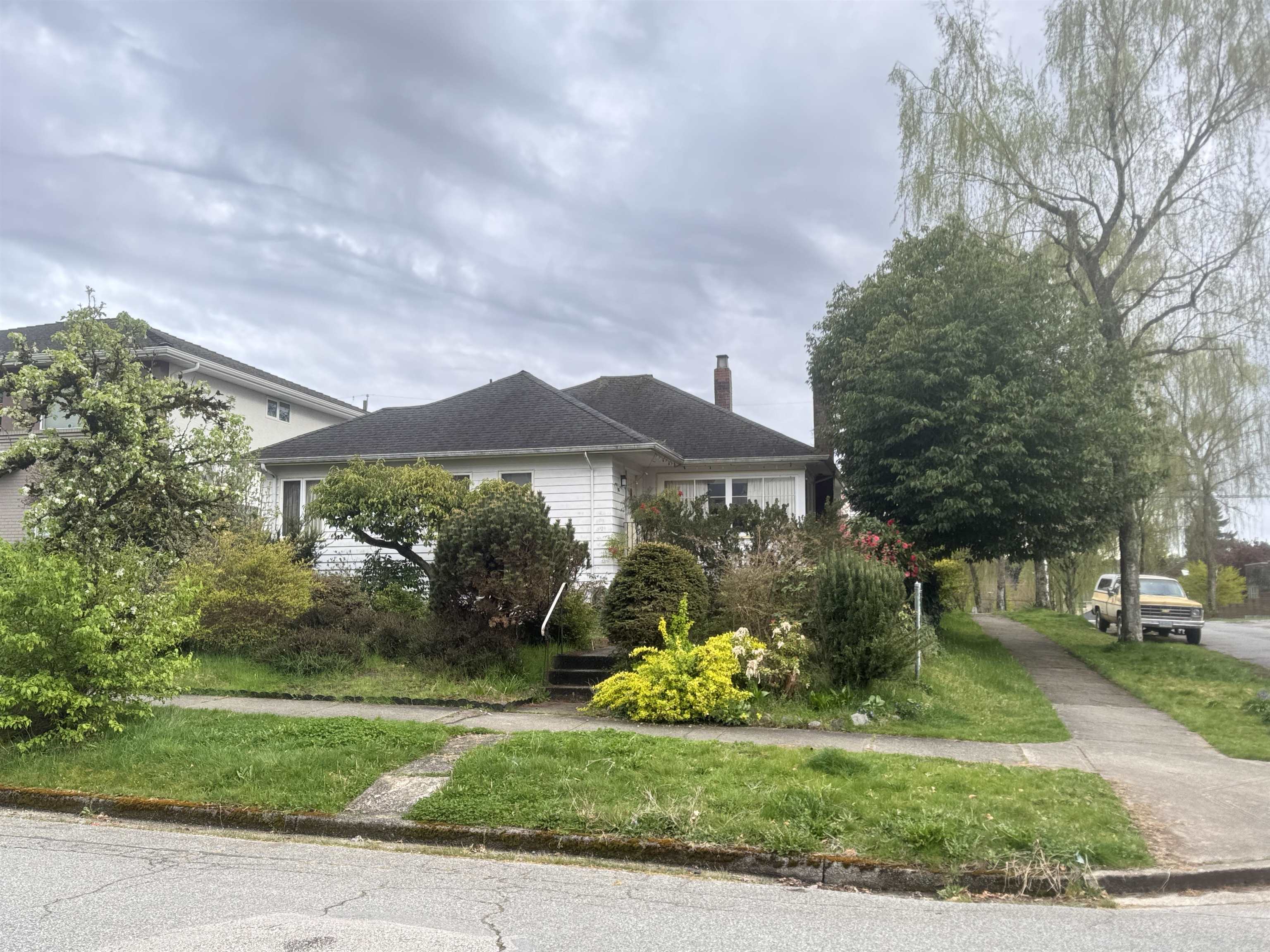 2396 W 18TH AVENUE, Vancouver BC V6L 1A8, R3115946, BC,