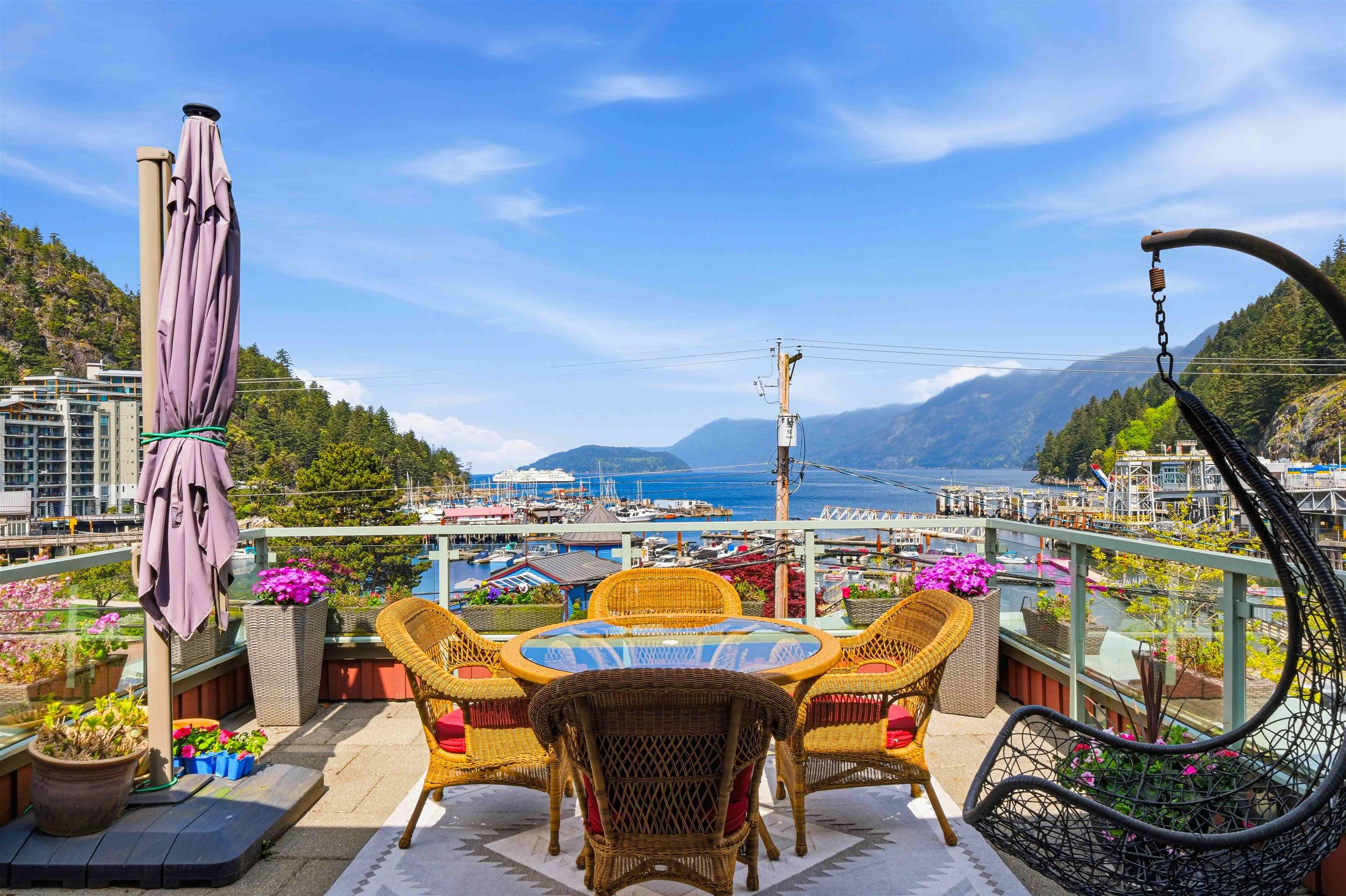 PH 1 6688 ROYAL AVENUE, R3115952, BC,