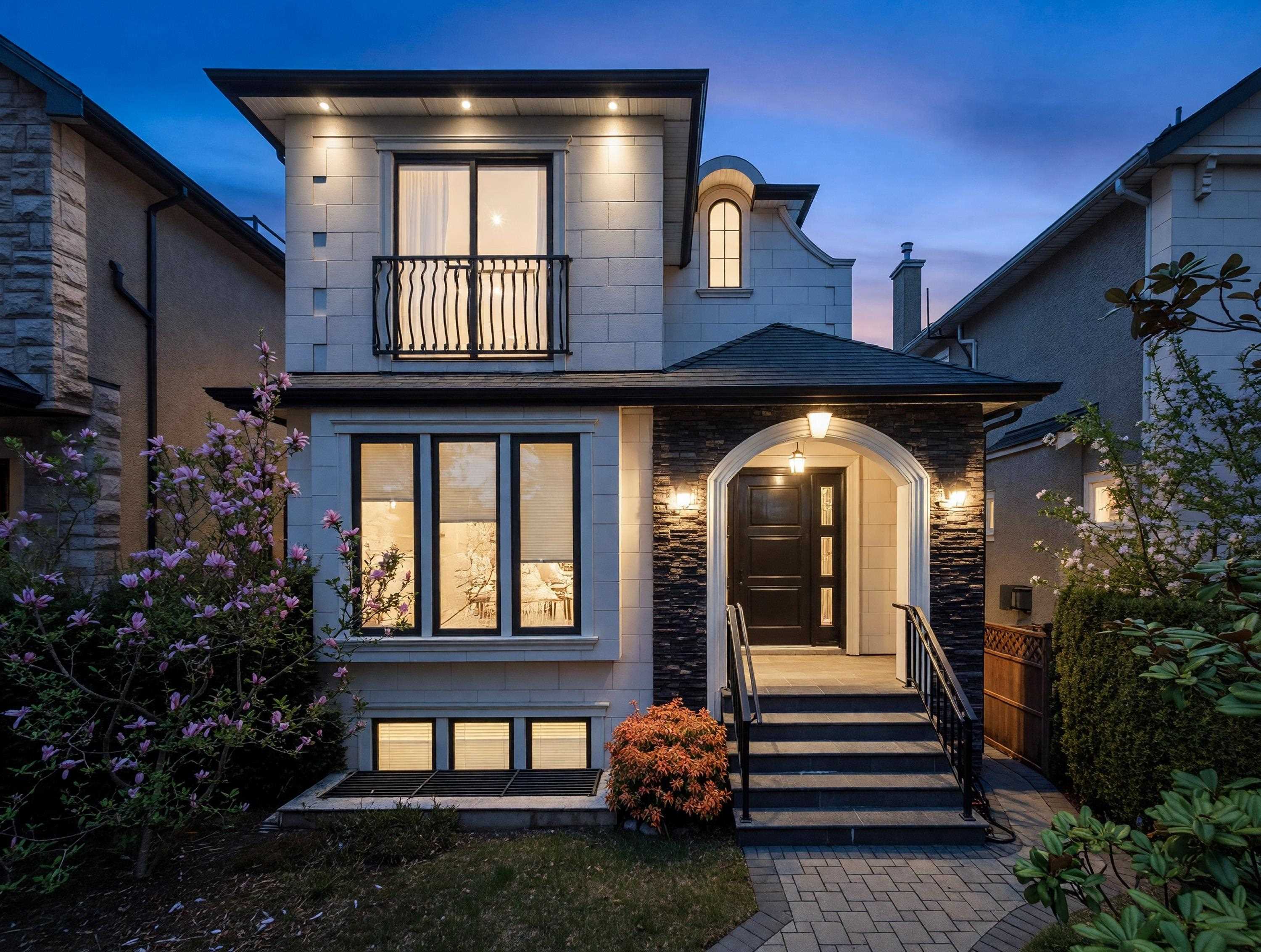 4555 W 9TH AVENUE, Vancouver BC V6R 2E2, R3115988, BC,