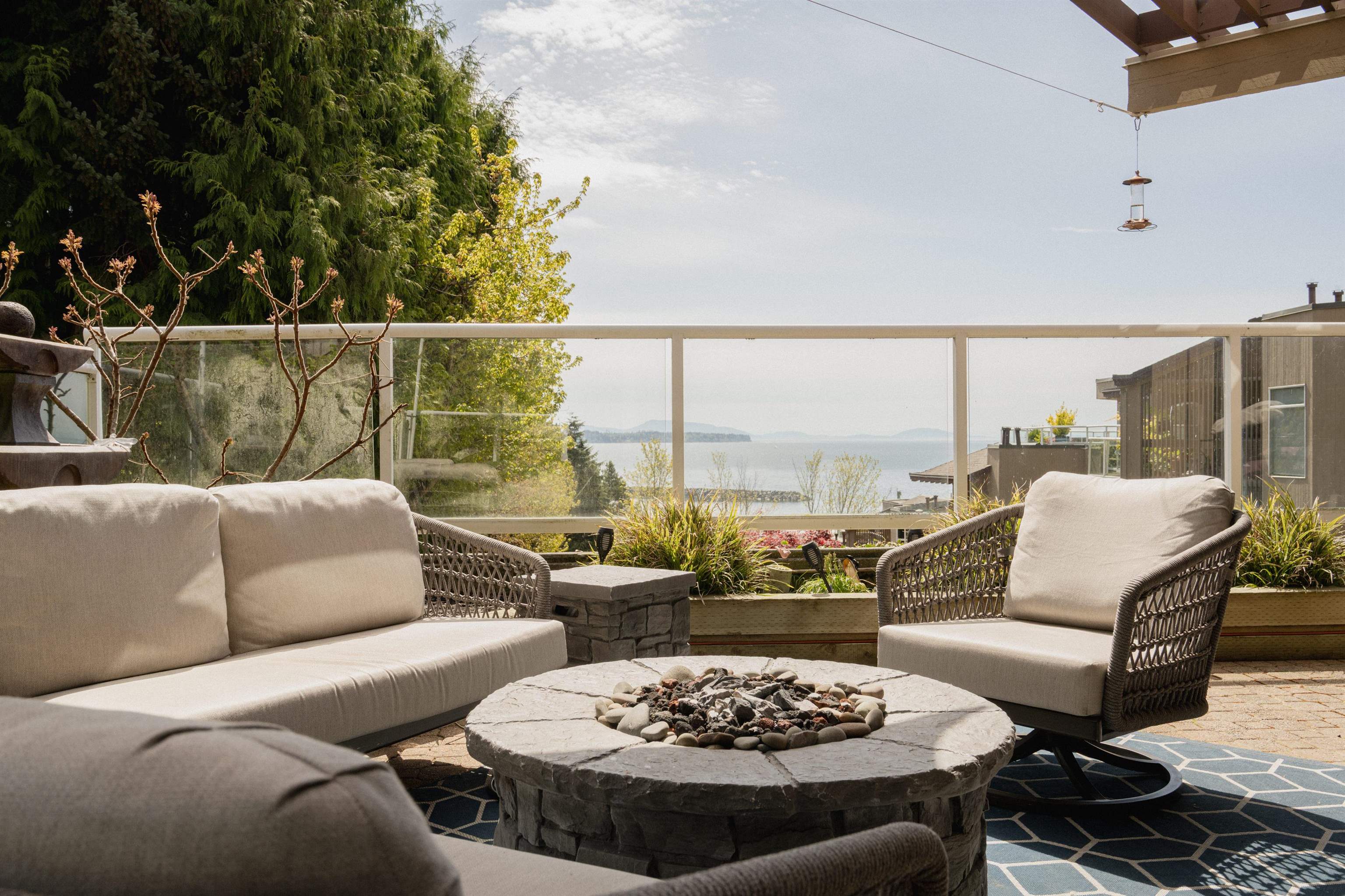 102 15025 VICTORIA AVENUE, R3116091, BC,