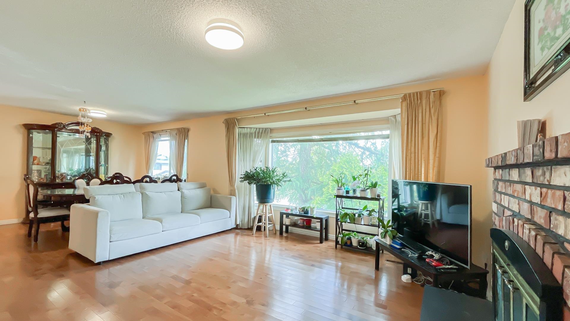 9392 139 STREET, Surrey BC V3V 7K9, R3116181, BC,