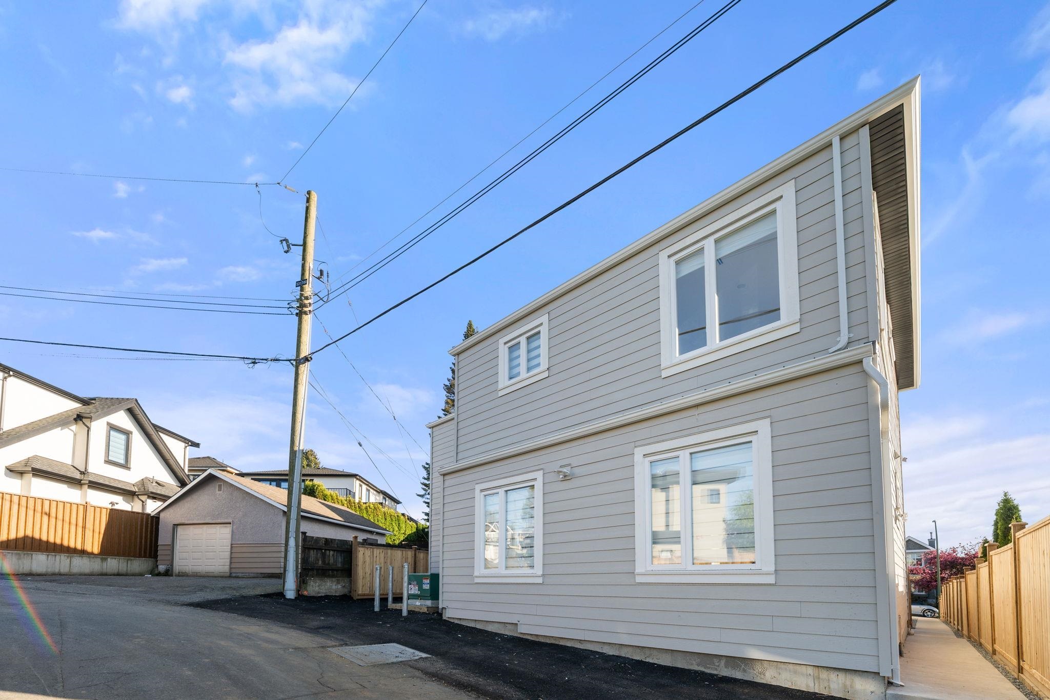 2 3583 HAIDA DRIVE, R3116272, BC,