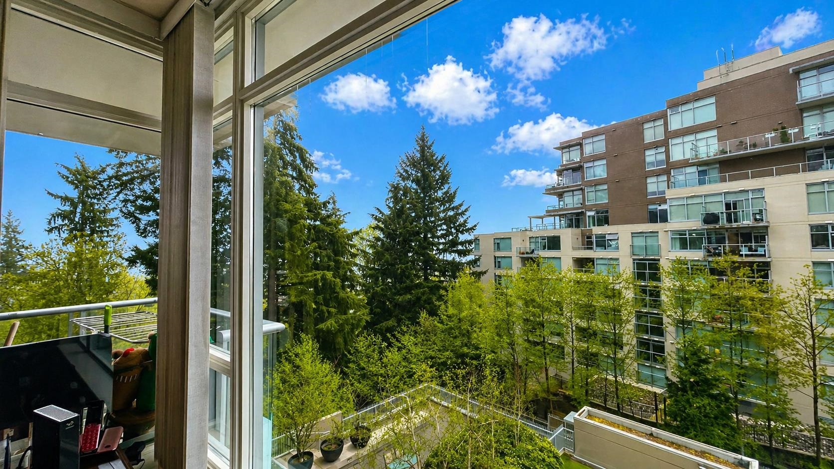 601 9266 UNIVERSITY CRESCENT, R3116365, BC,
