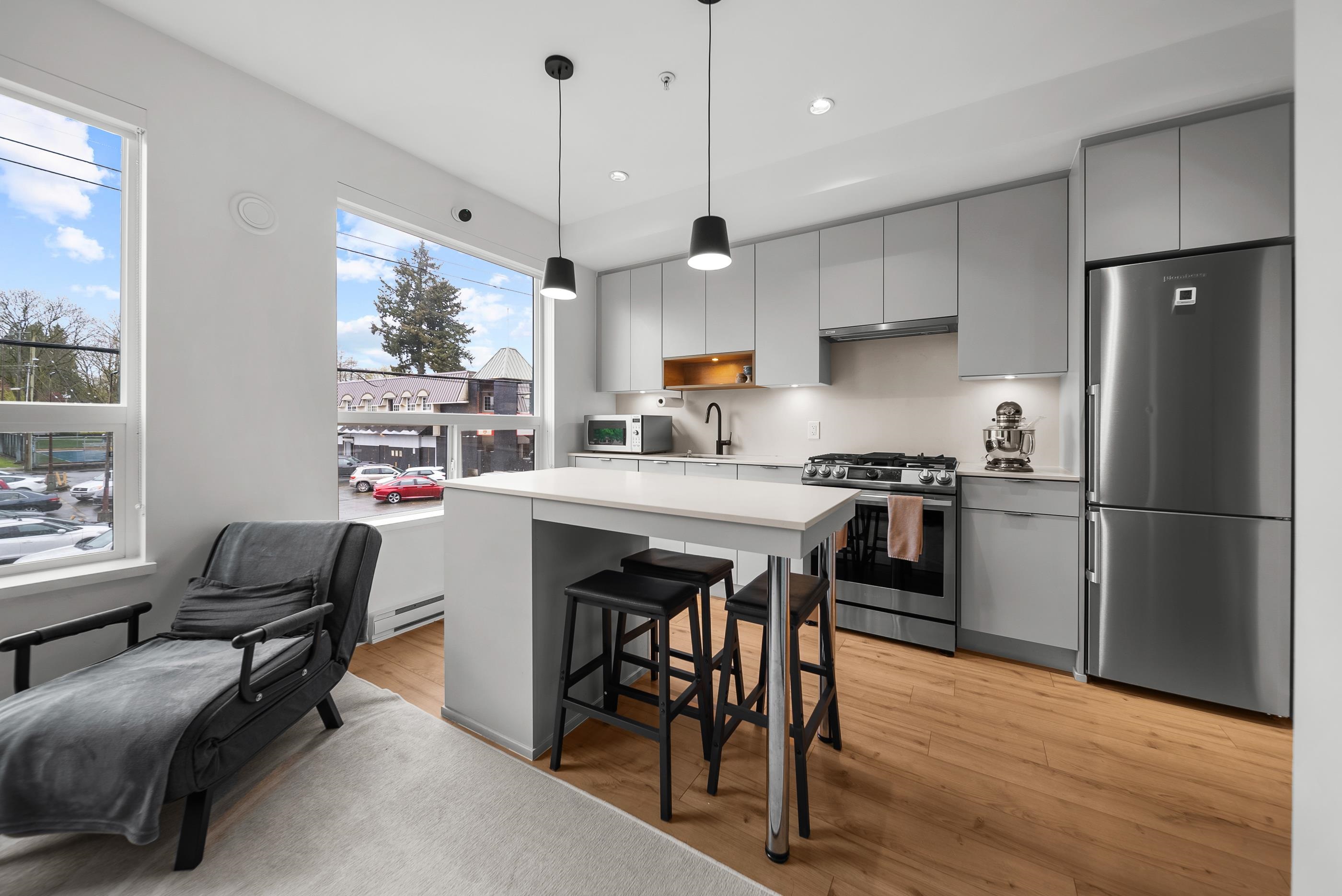 220 2493 MONTROSE AVENUE, R3116390, BC,