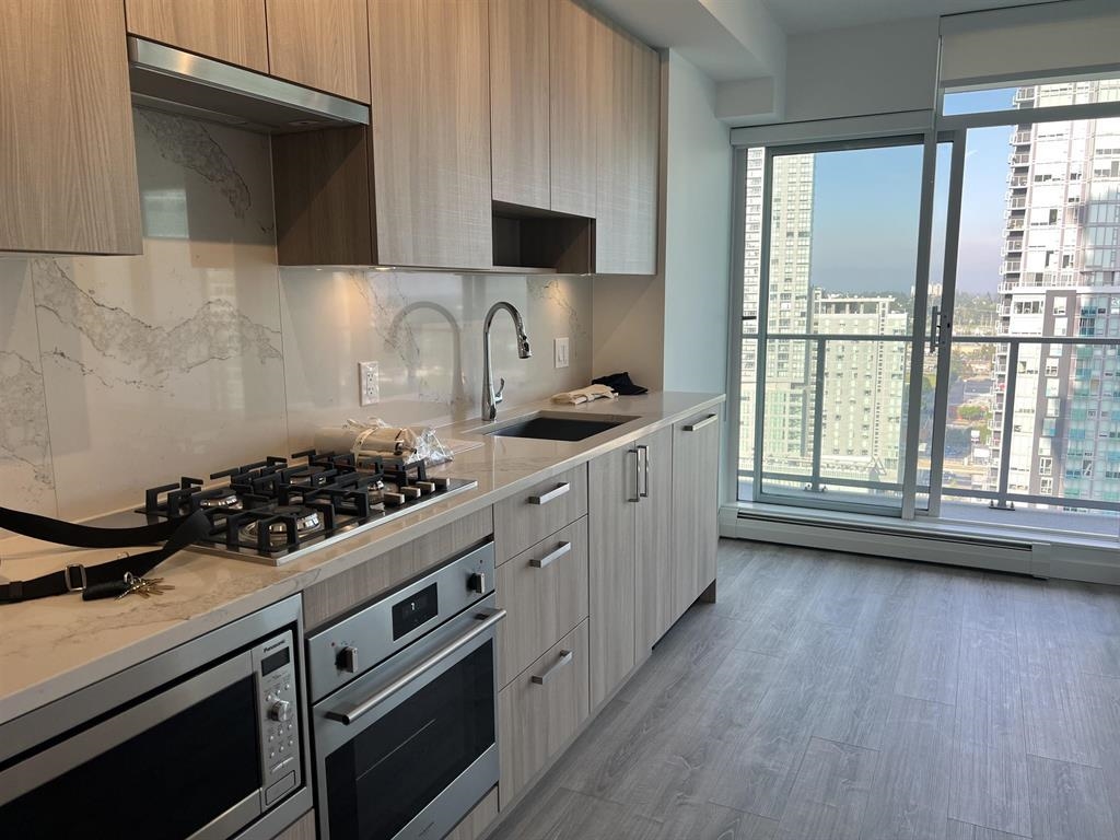 2306 13350 CENTRAL AVENUE, R3116548, BC,