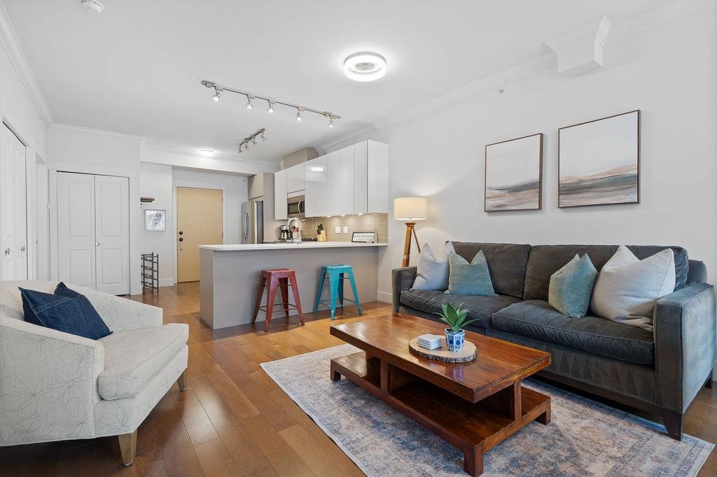 403 857 15TH STREET, R3116680, BC,