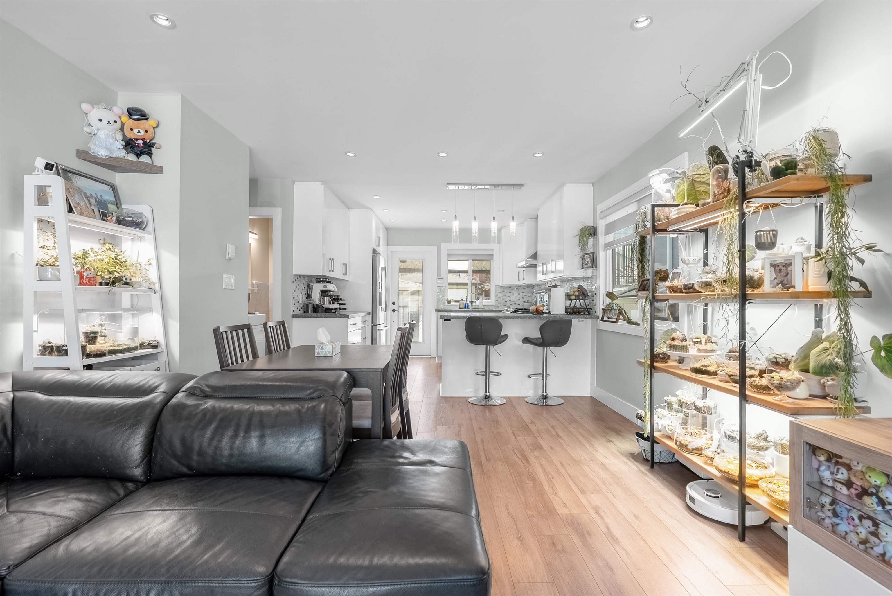 2576 E 27TH AVENUE, Vancouver BC V5R 1N1, R3116832, BC,