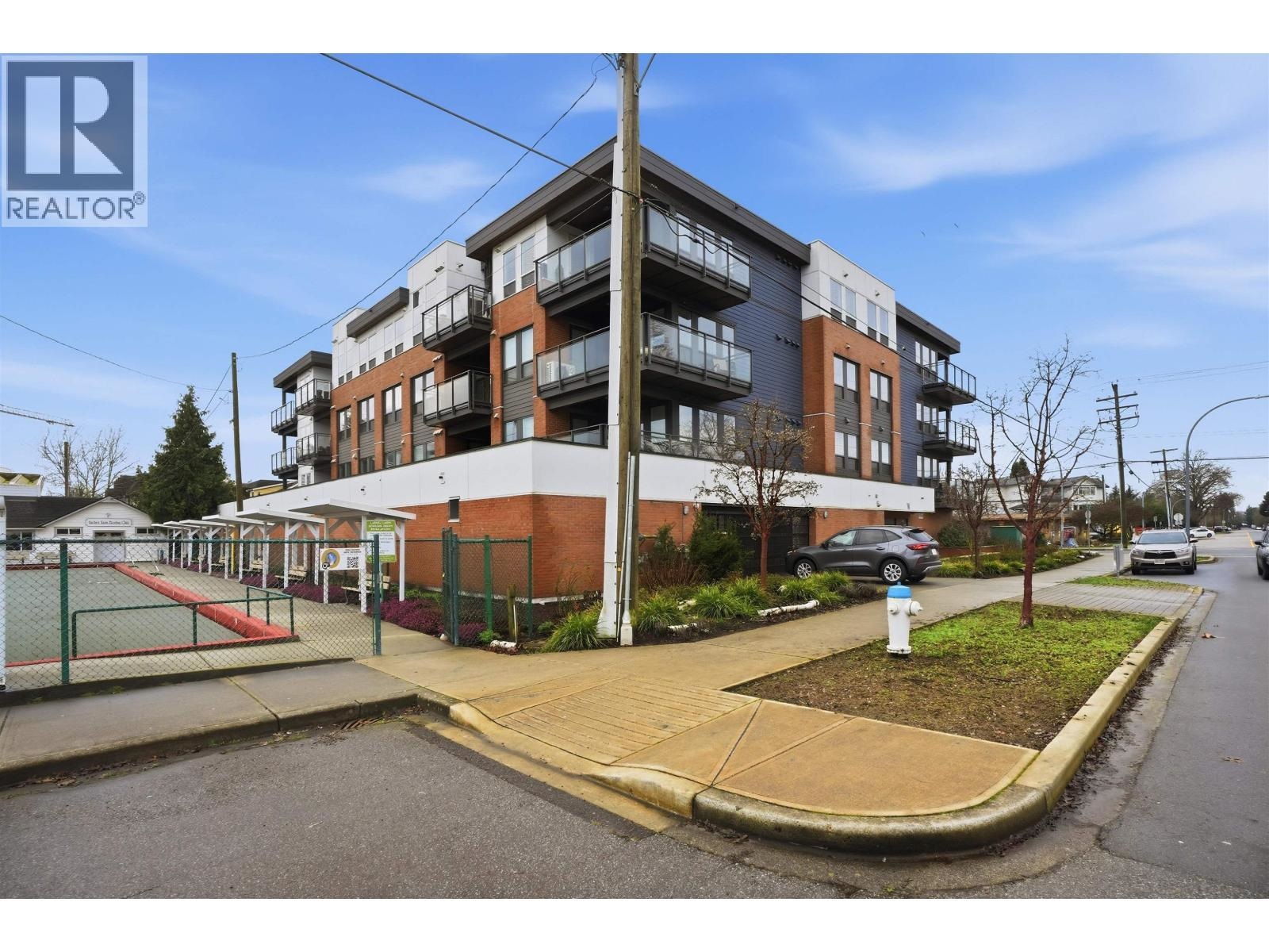301 4686 51 STREET, R3116916, BC,
