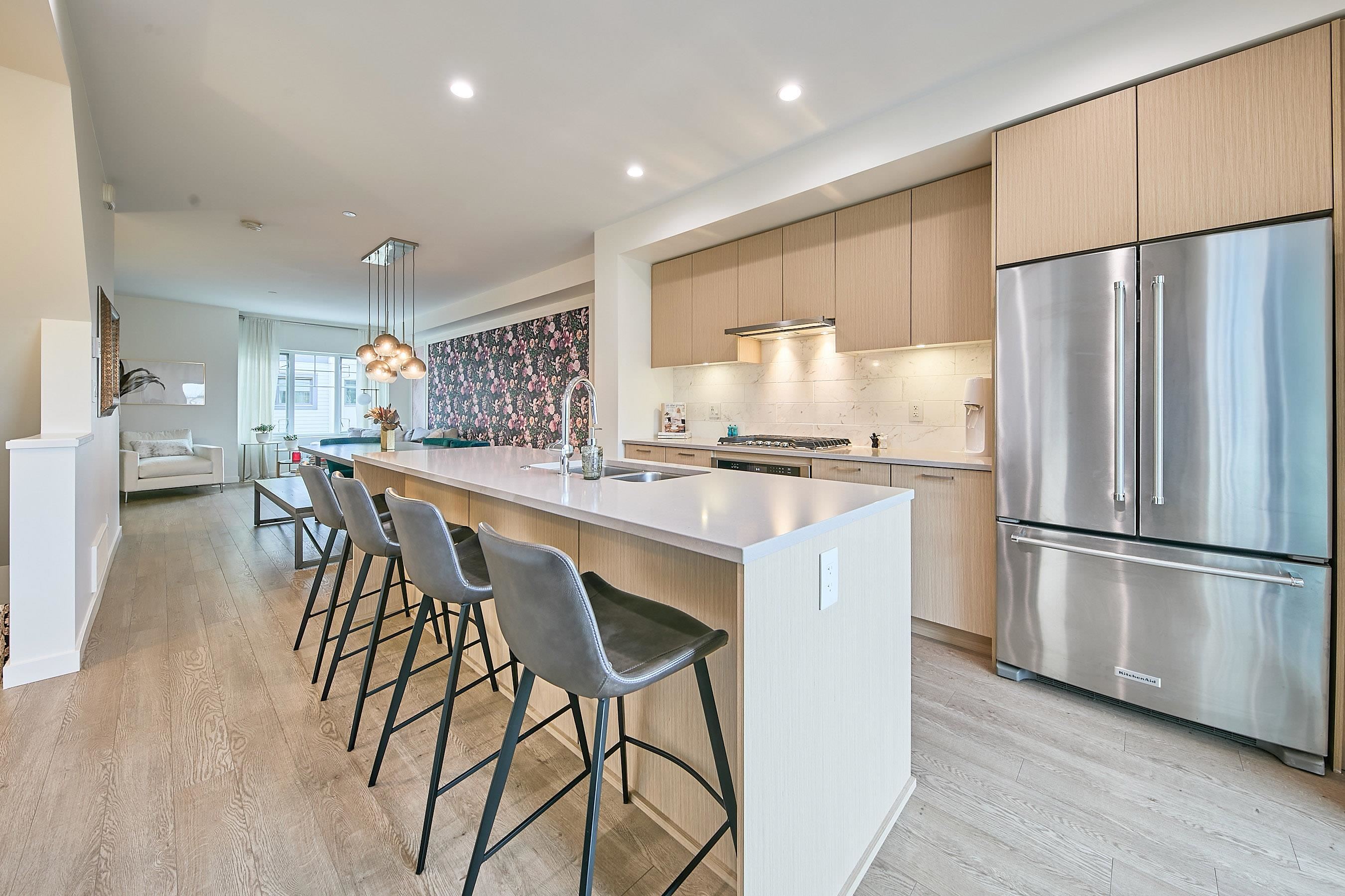 204 19451 SUTTON AVENUE, R3117014, BC,