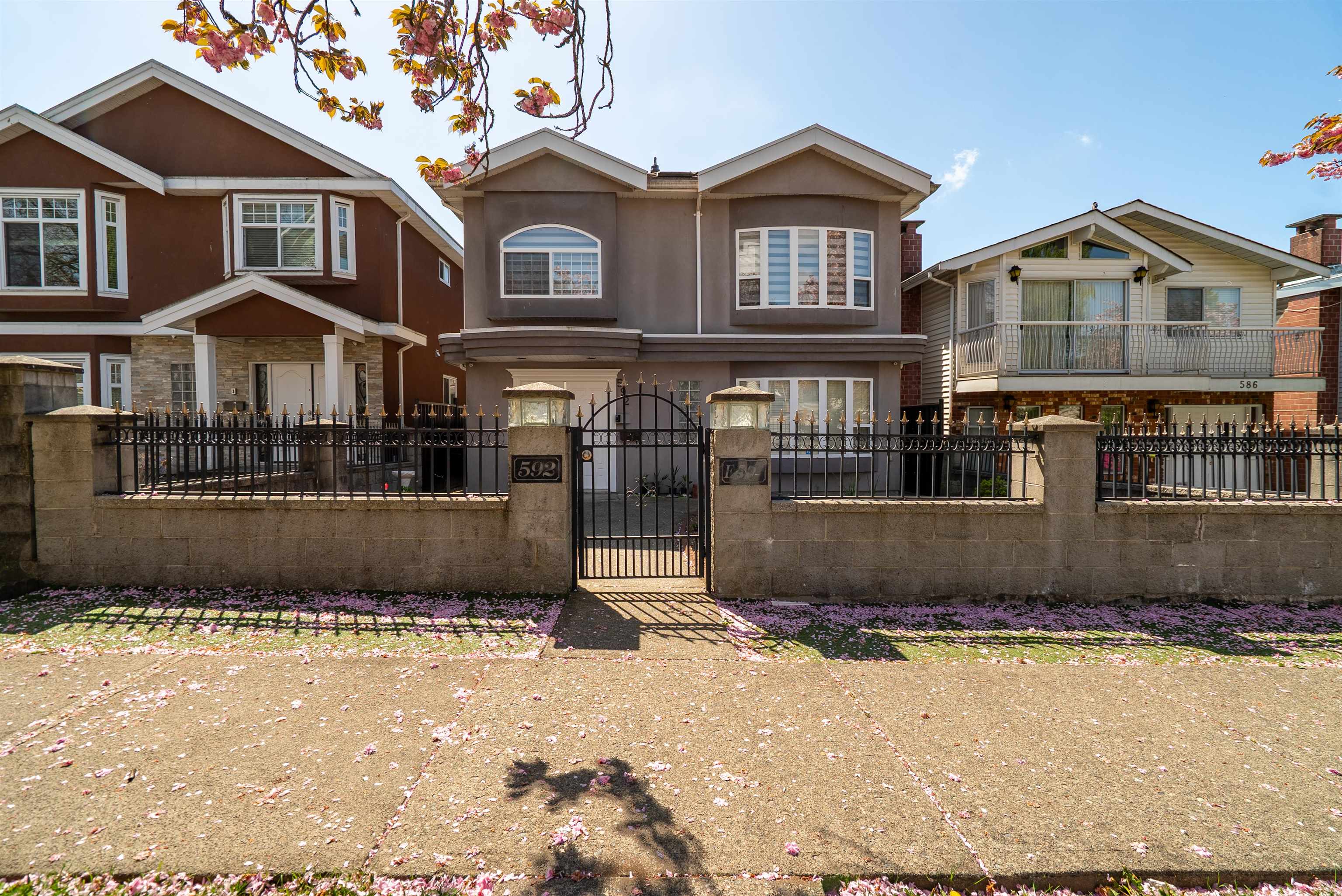 592 E 50TH AVENUE, Vancouver BC V5X 1B2, R3117265, BC,