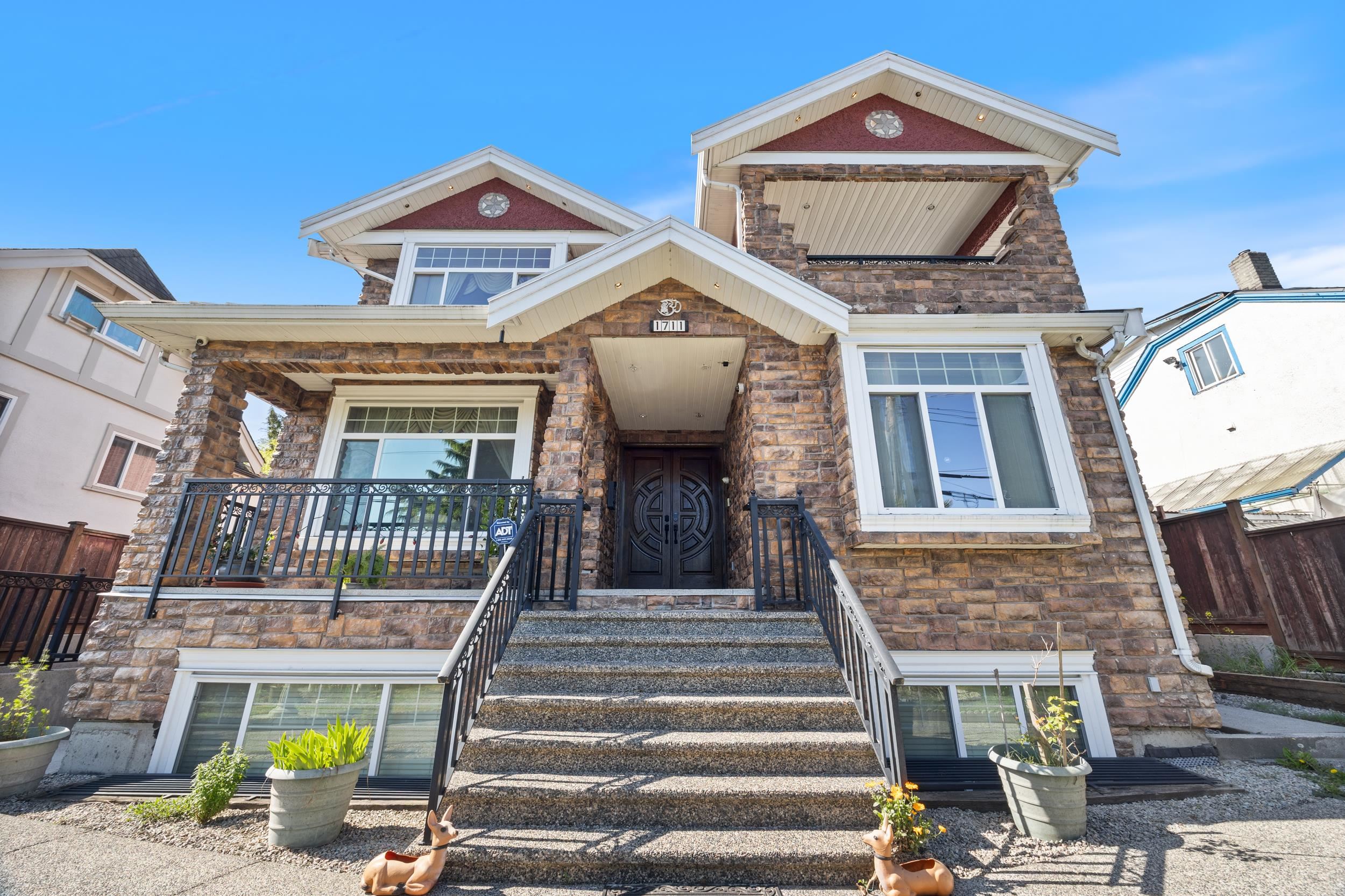 1711 SIXTH AVENUE, New Westminster BC V3M 2C8, R3117302, BC,