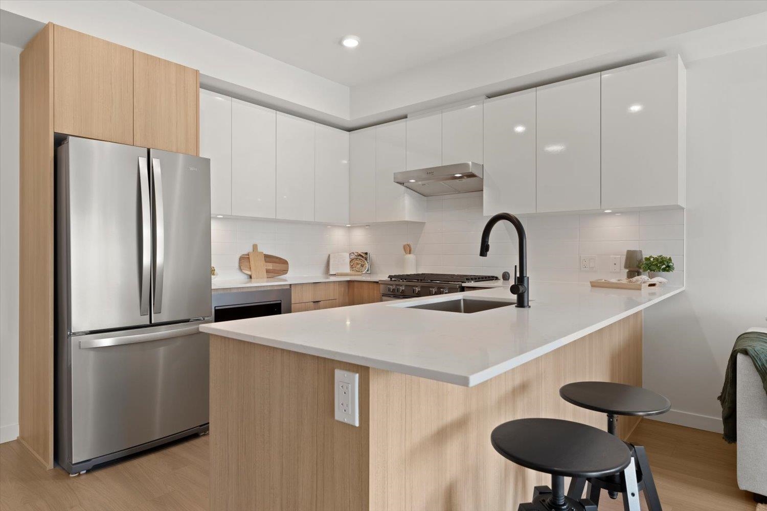 207 2277 HAWTHORNE AVENUE, R3117330, BC,