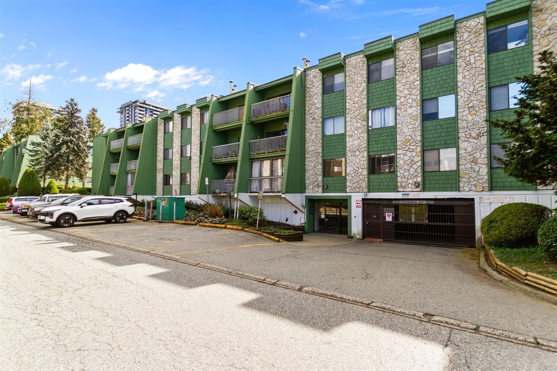 216 9202 HORNE STREET, R3117373, BC,