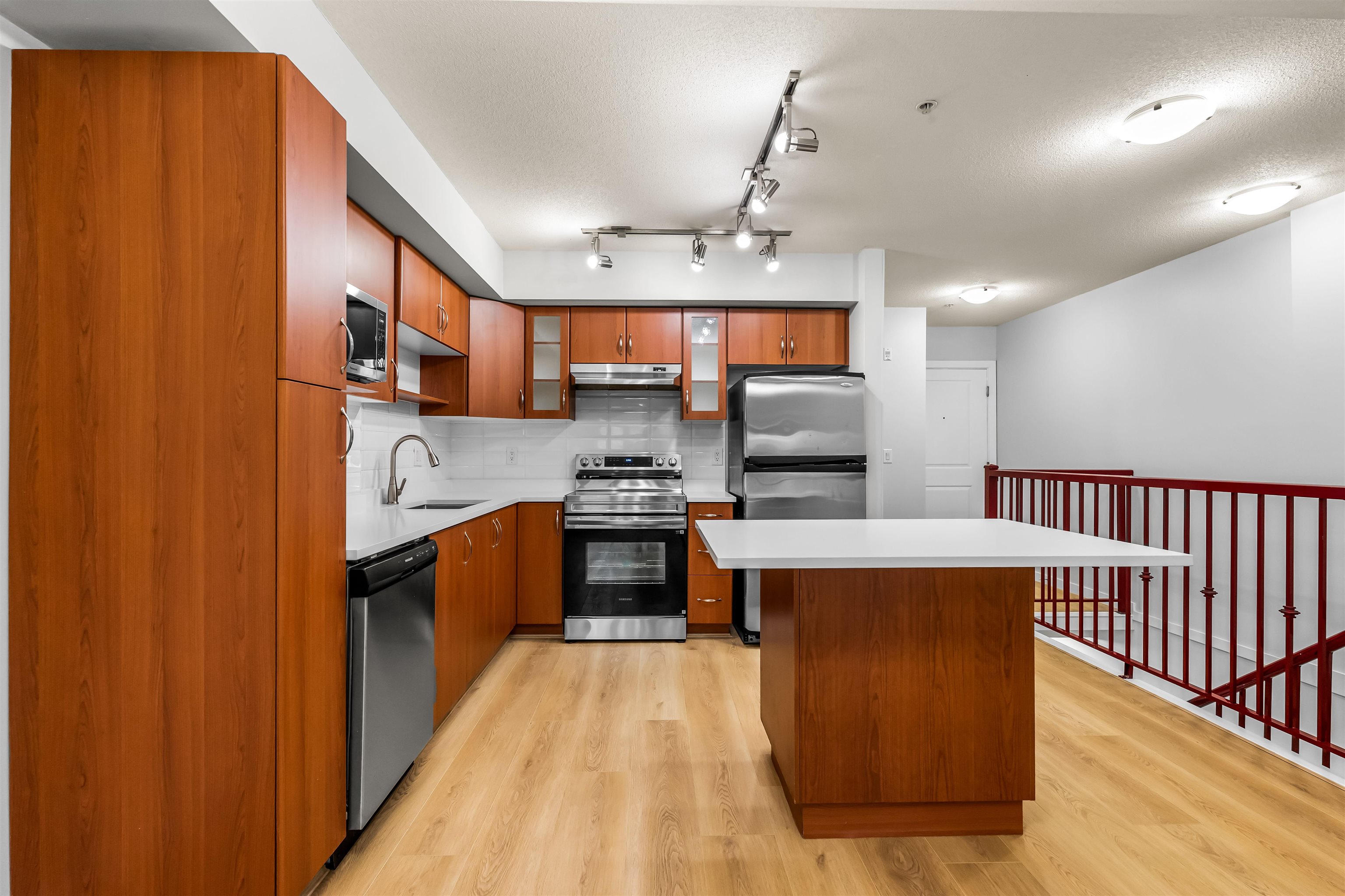 104 160 SHORELINE CIRCLE, R3117391, BC,