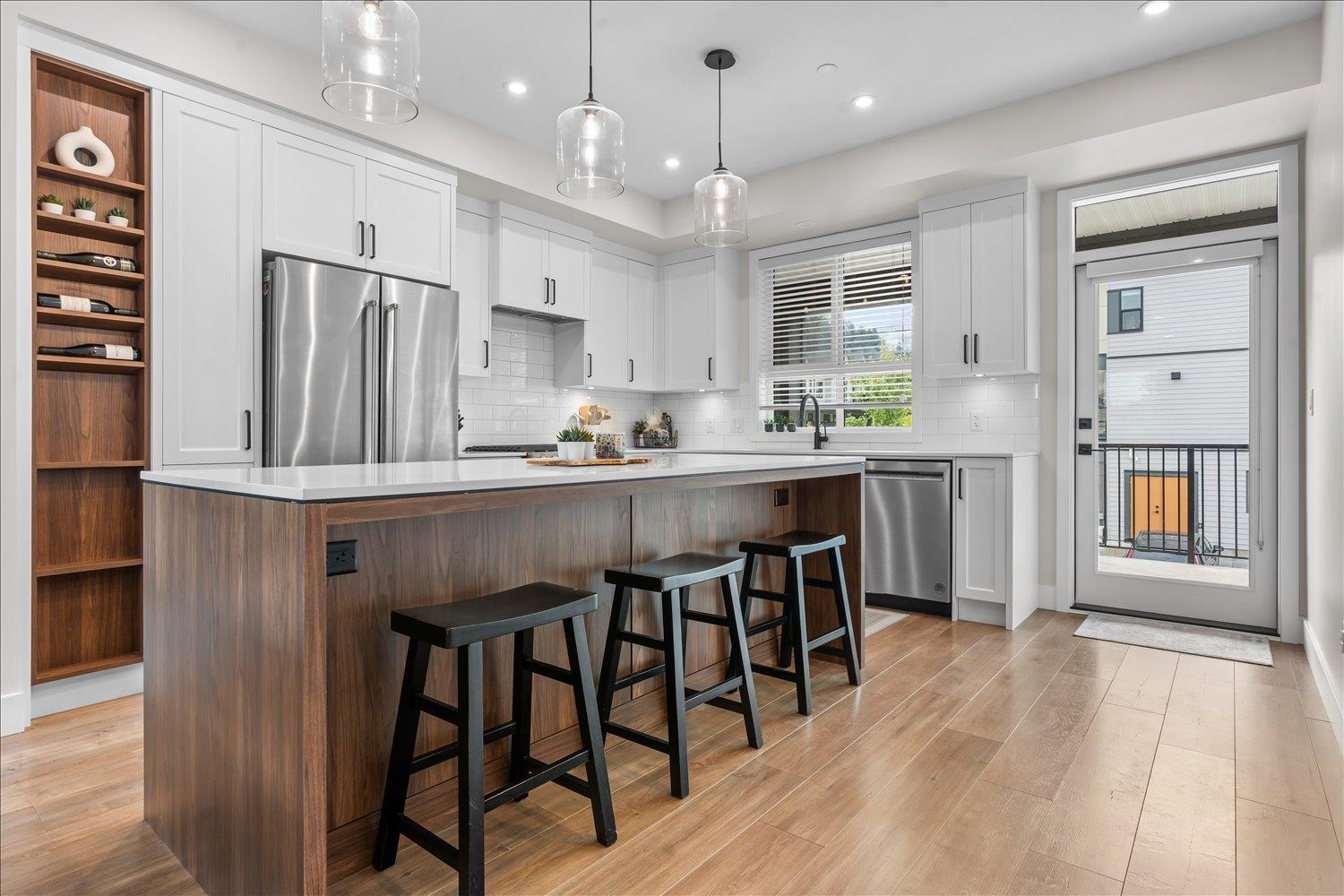 10 45500 CAMPUS DRIVE, R3117484, BC,