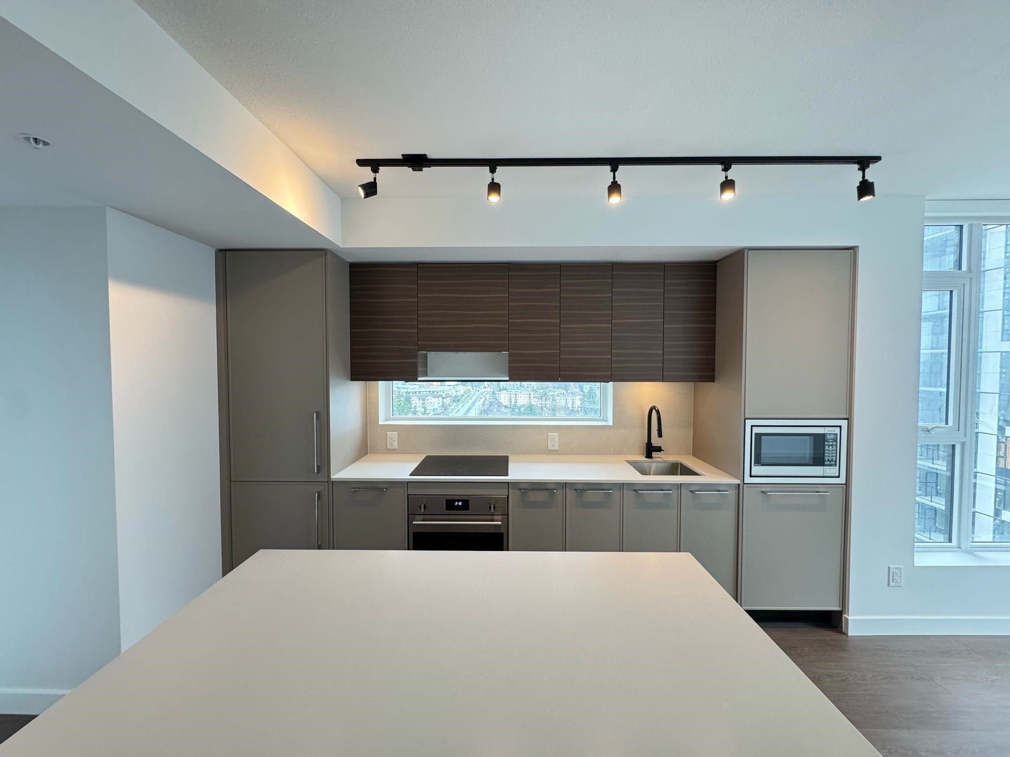 15XX 13725 GEORGE JCT, R3117549, BC,