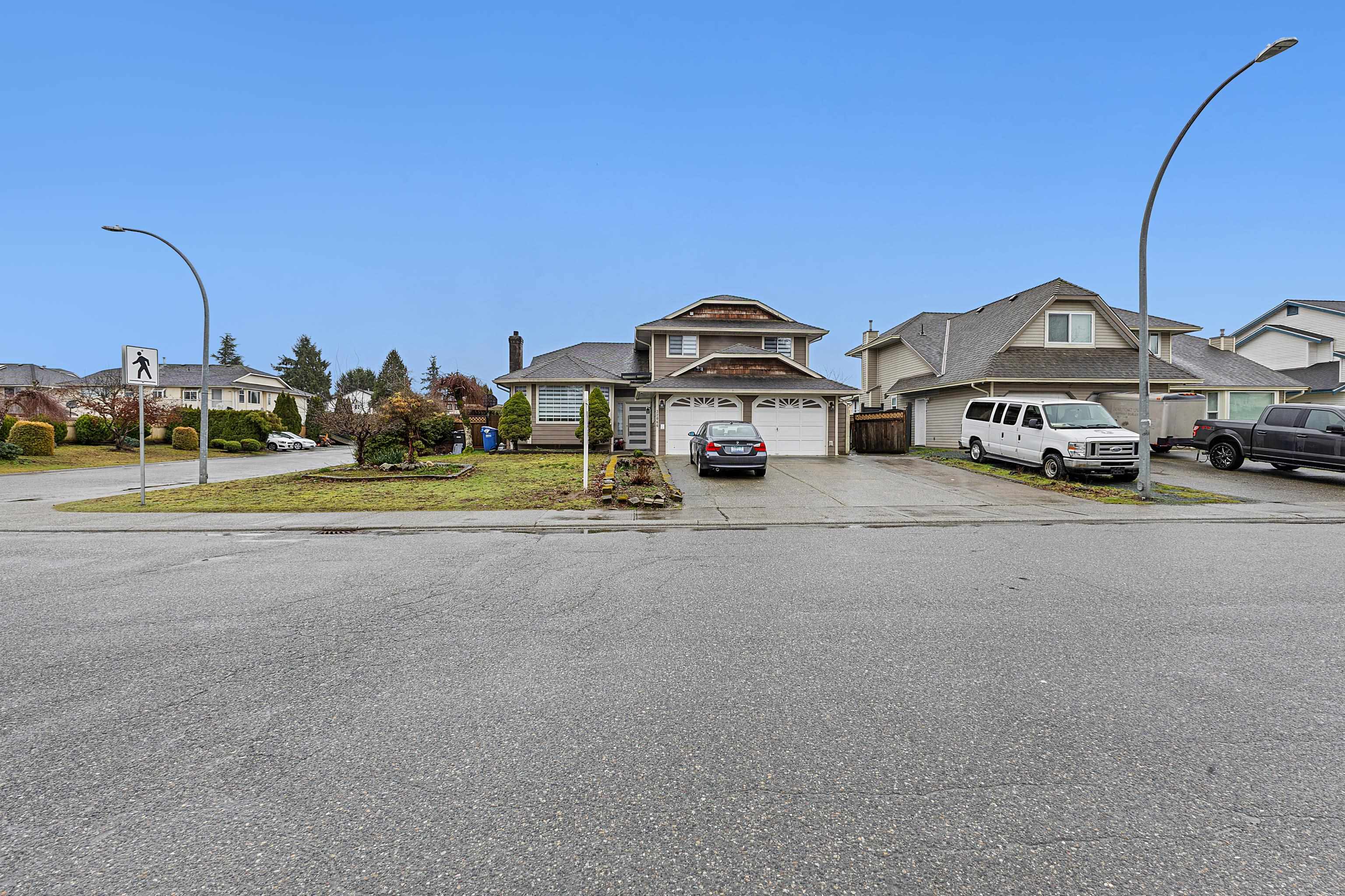 32066 SORRENTO AVENUE, Abbotsford BC V2T 5B7, R3117612, BC,