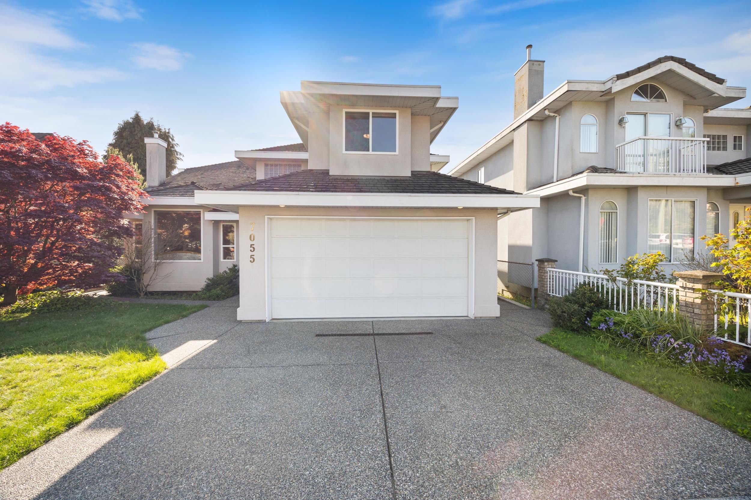 7055 GRAY AVENUE, Burnaby BC V5J 3Y9, R3117796, BC,