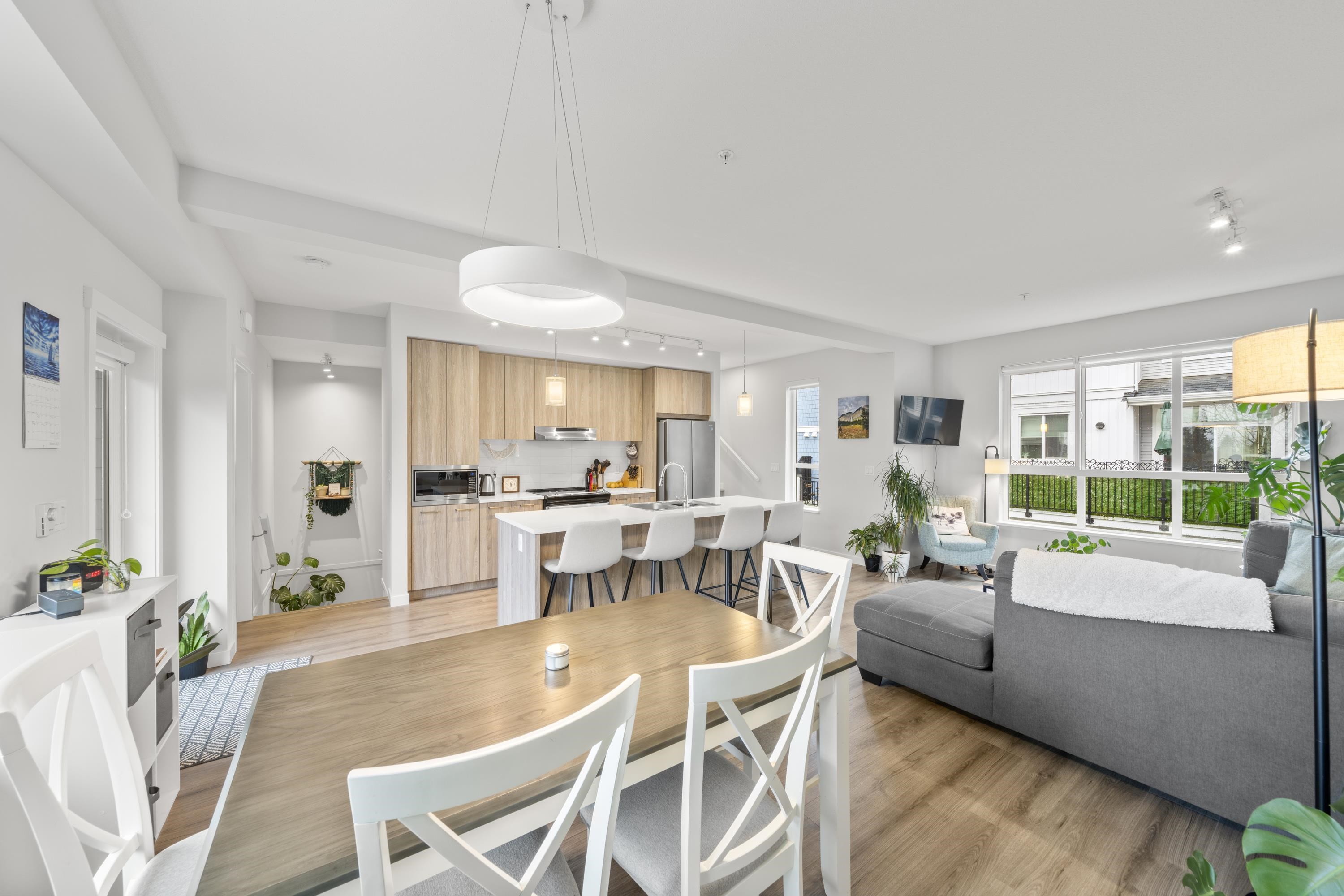 44 8335 NELSON STREET, R3117896, BC,