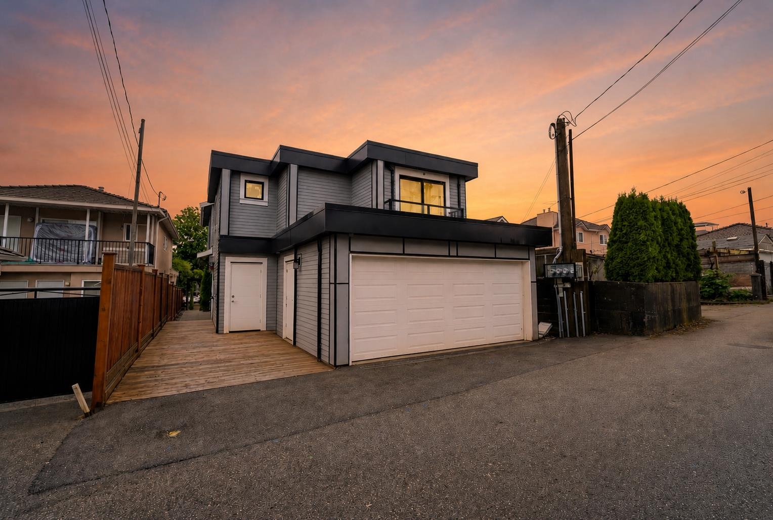 2885 E GEORGIA STREET, Vancouver BC V5K 2K3, R3117958, BC,
