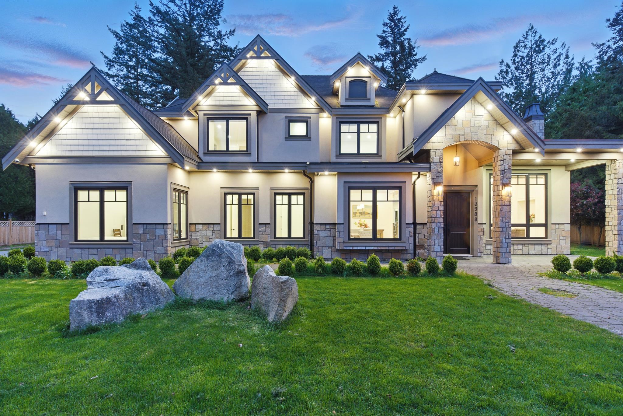 13988 20A AVENUE, Surrey BC V4A 4H5, R3118358, BC,