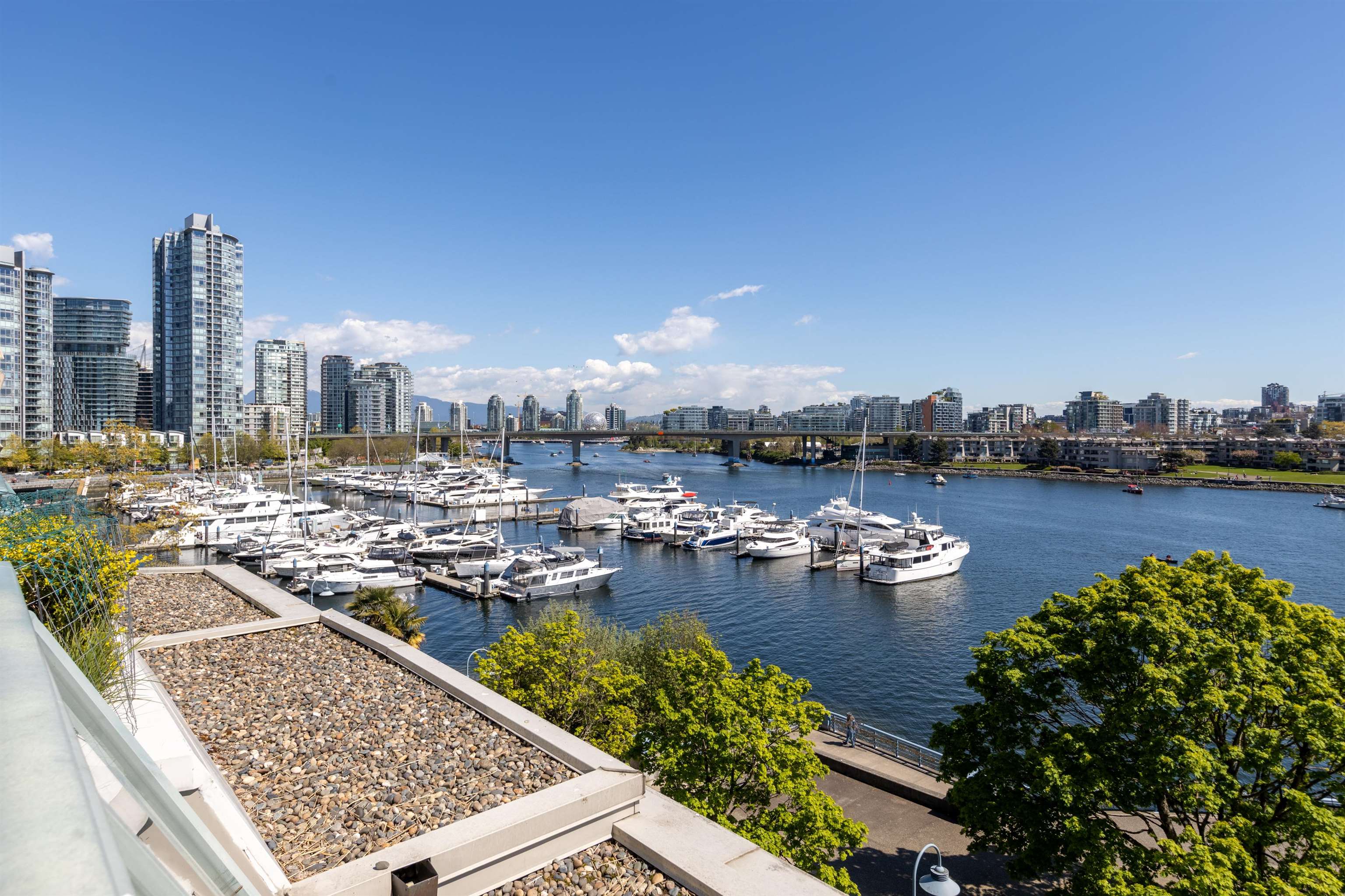 606 1288 MARINASIDE CRESCENT, R3118408, BC,