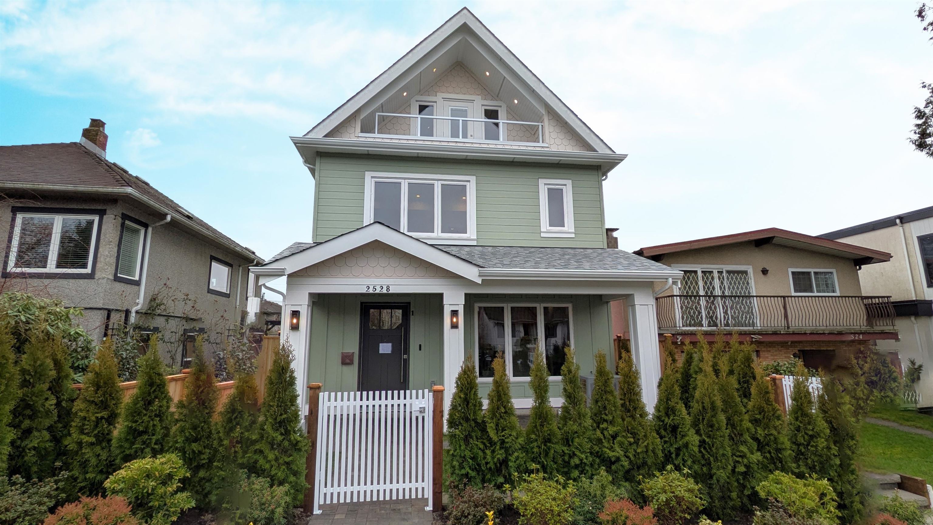 1 2528 TURNER STREET, R3118535, BC,